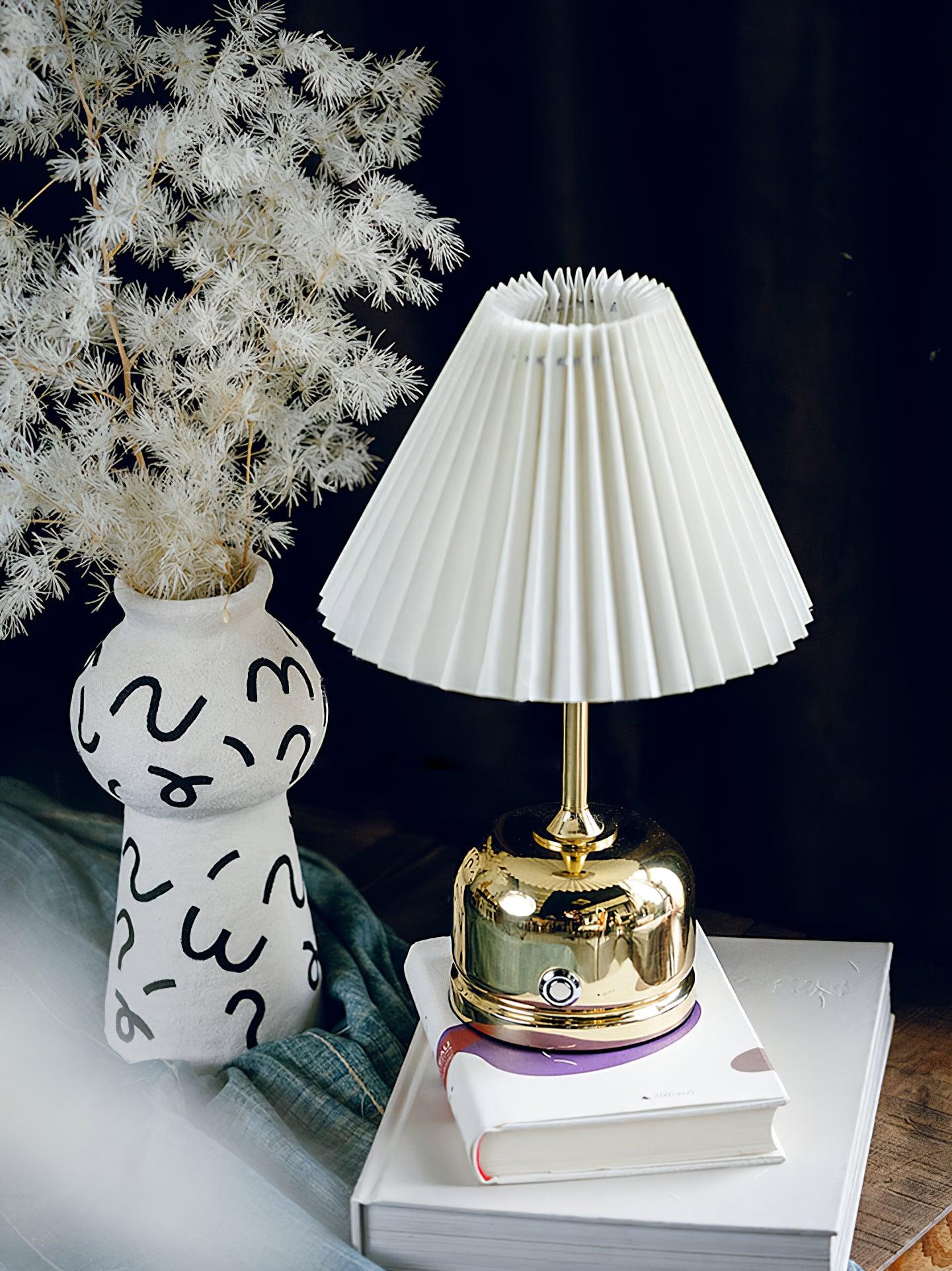 Lynn Modern Table Lamp