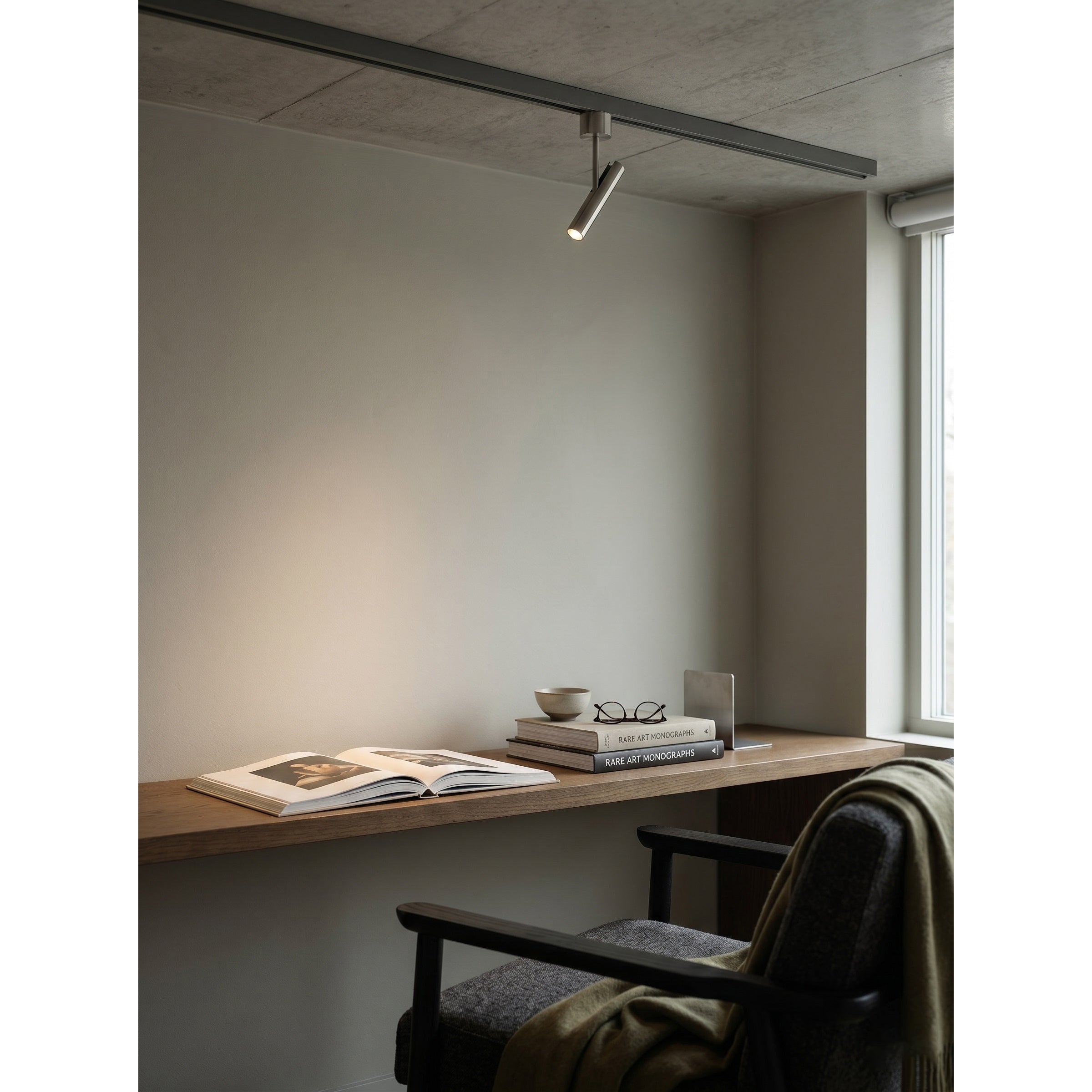 Mib Short Surface-Mounted Spotlight