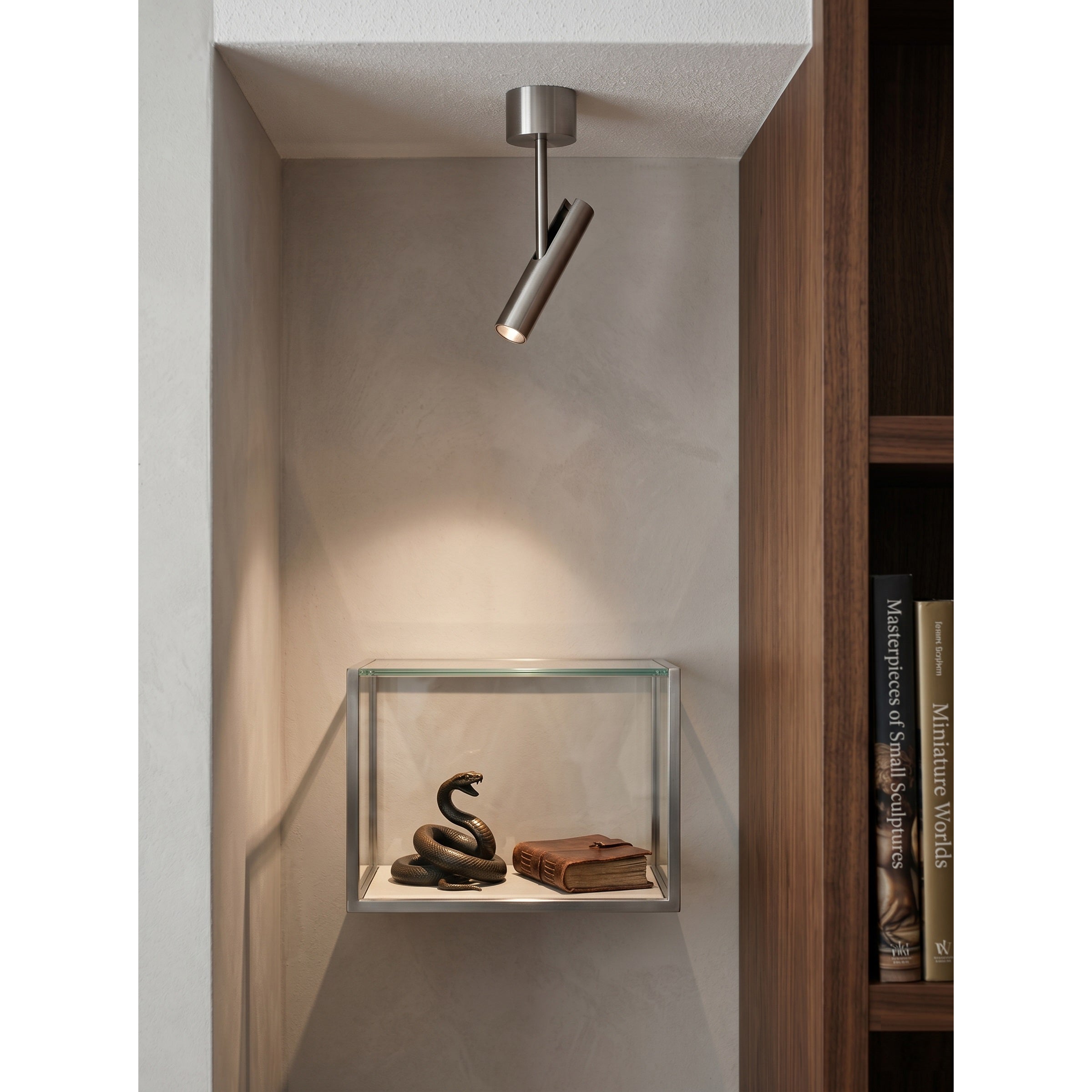 Mib Short Surface-Mounted Spotlight