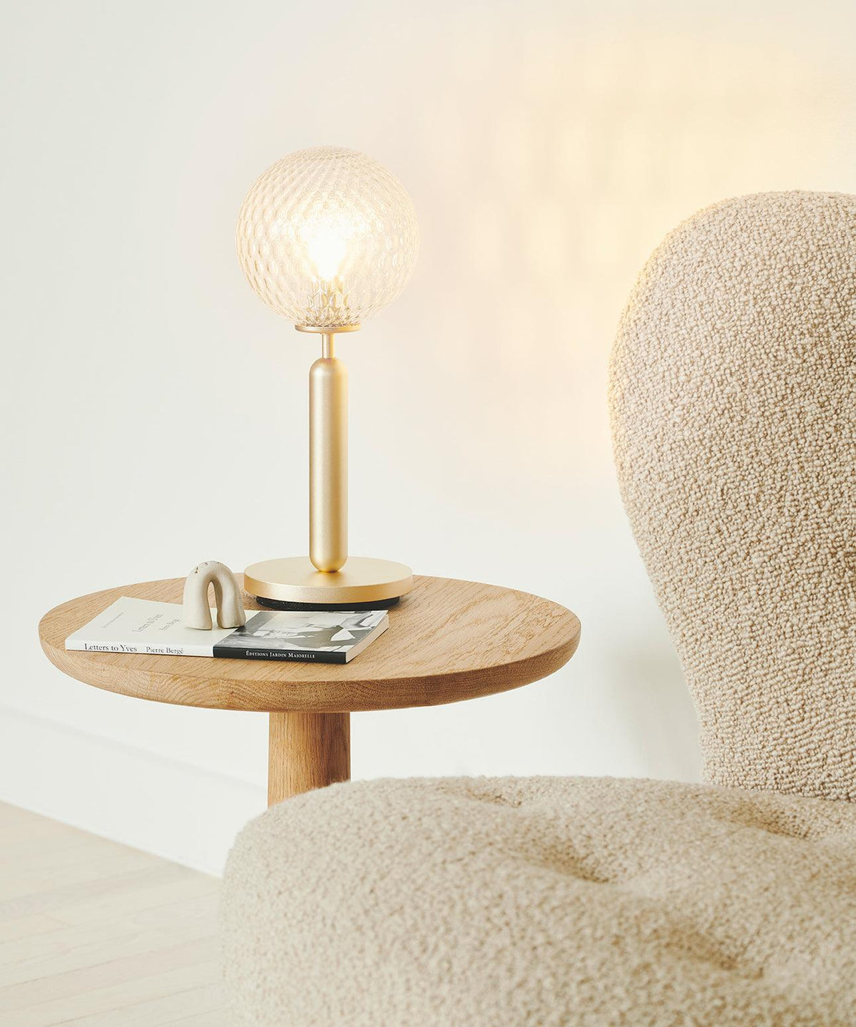 Eirelielle Minimalist Glass Table Lamp