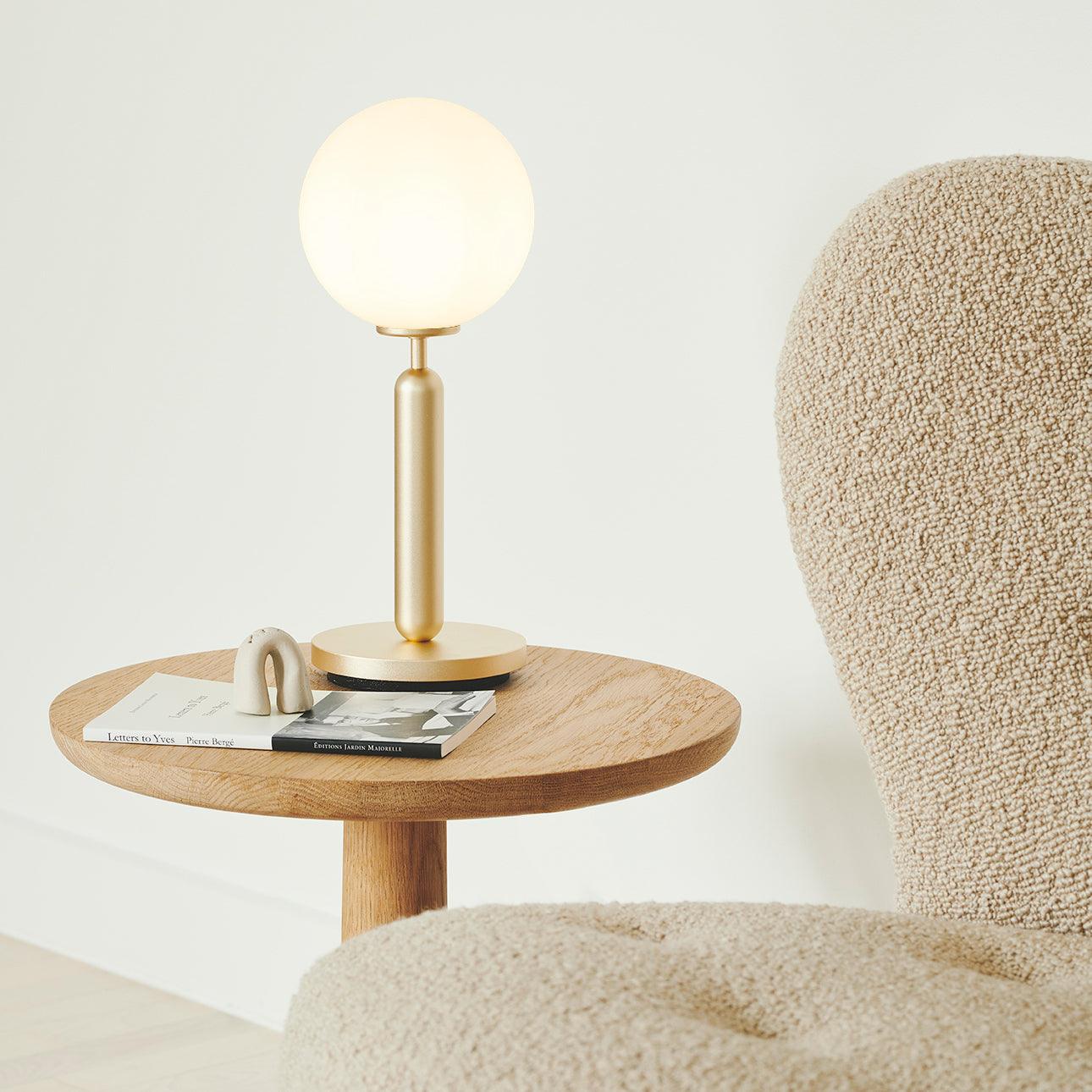 Eirelielle Minimalist Glass Table Lamp