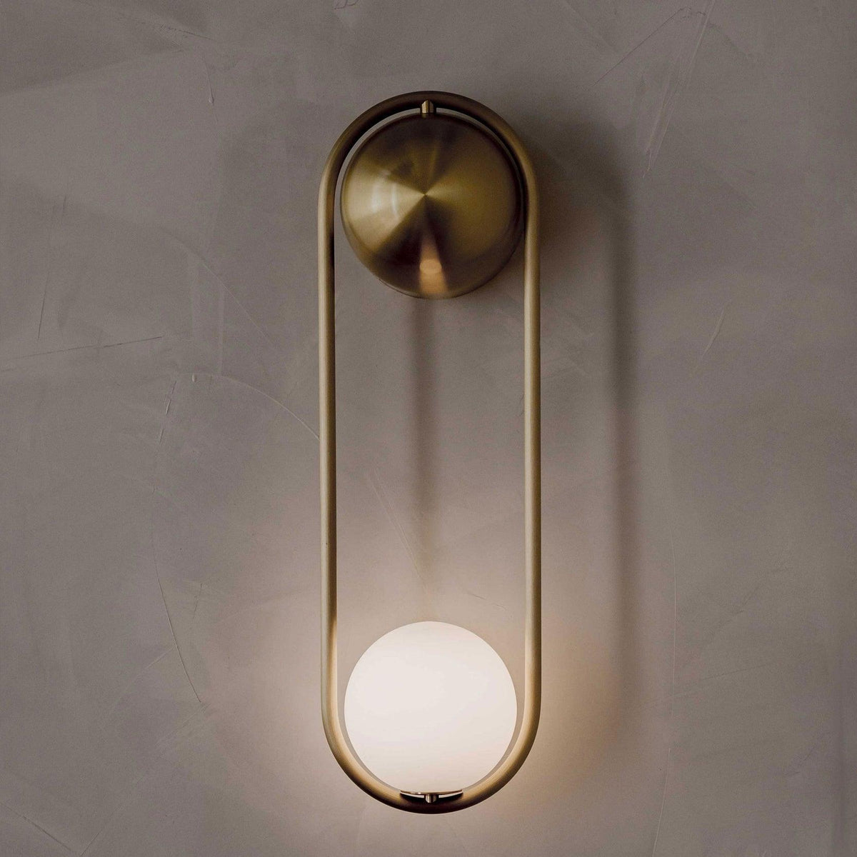 Solarine Radiain Brass Minimalist Wall Lamp
