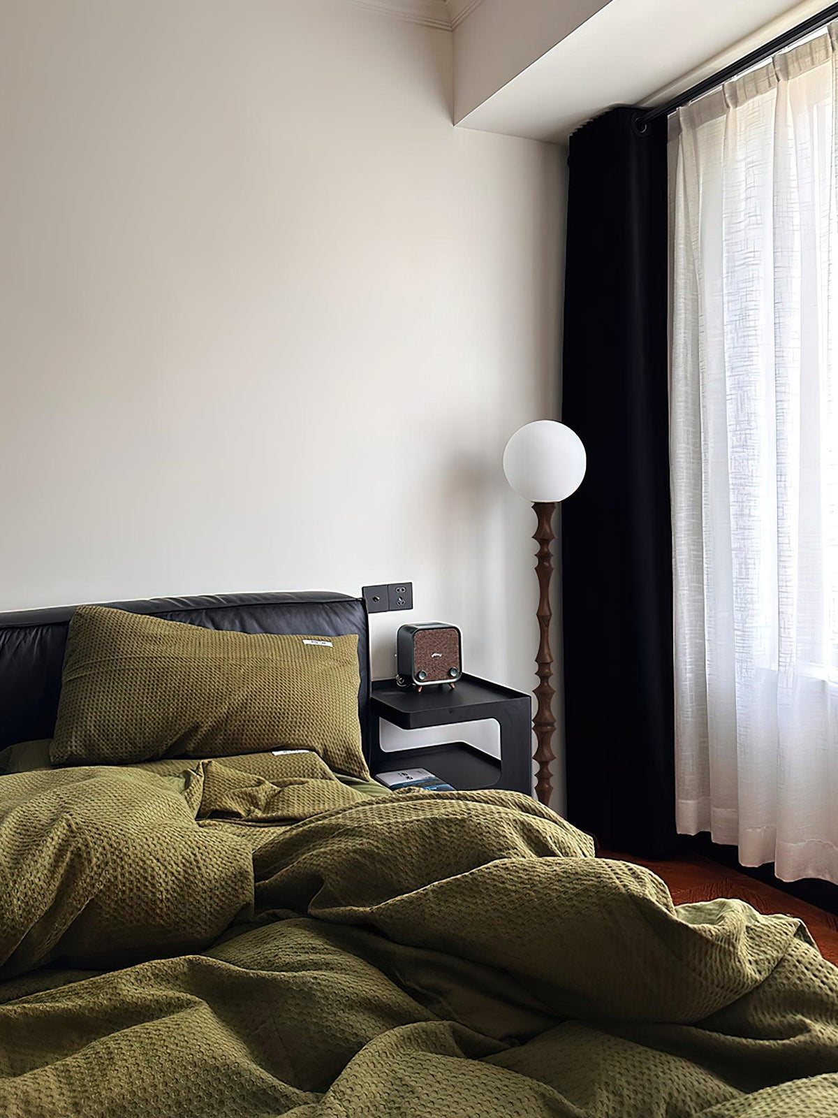 Vilten Elegant Wood Floor Lamp