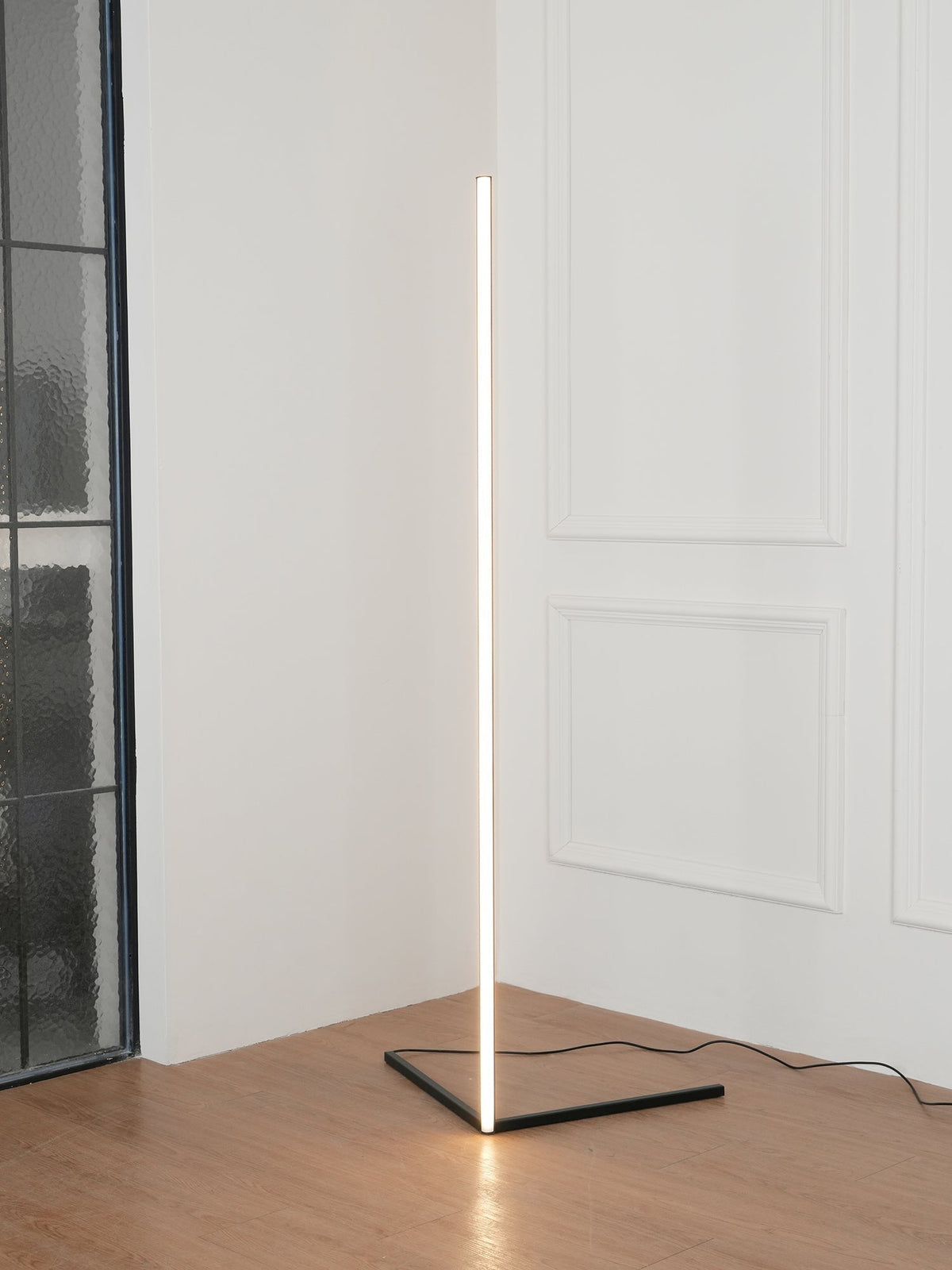 Seleina Minimalist Floor Lamp