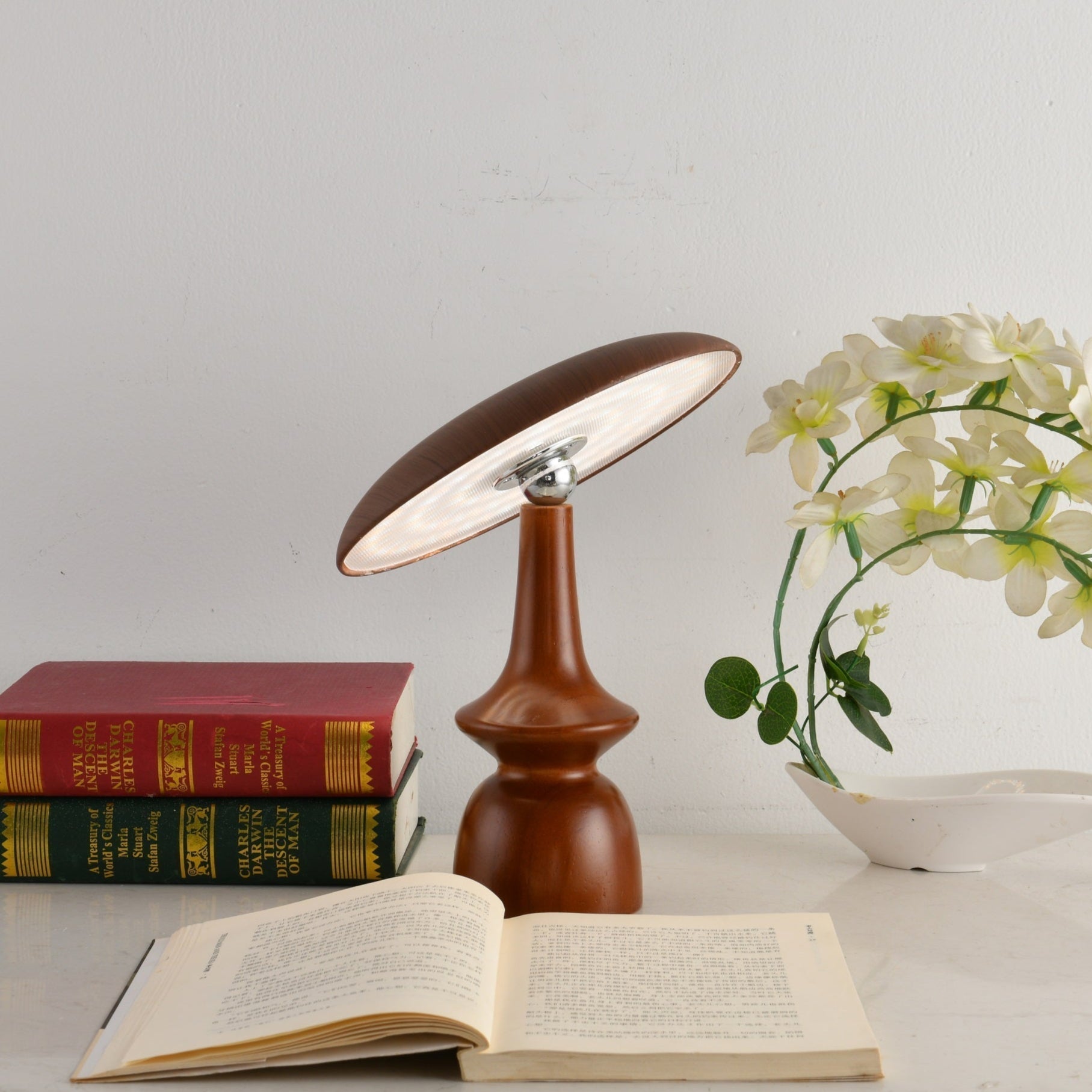 Orbis Vintage Wood Table Lamp