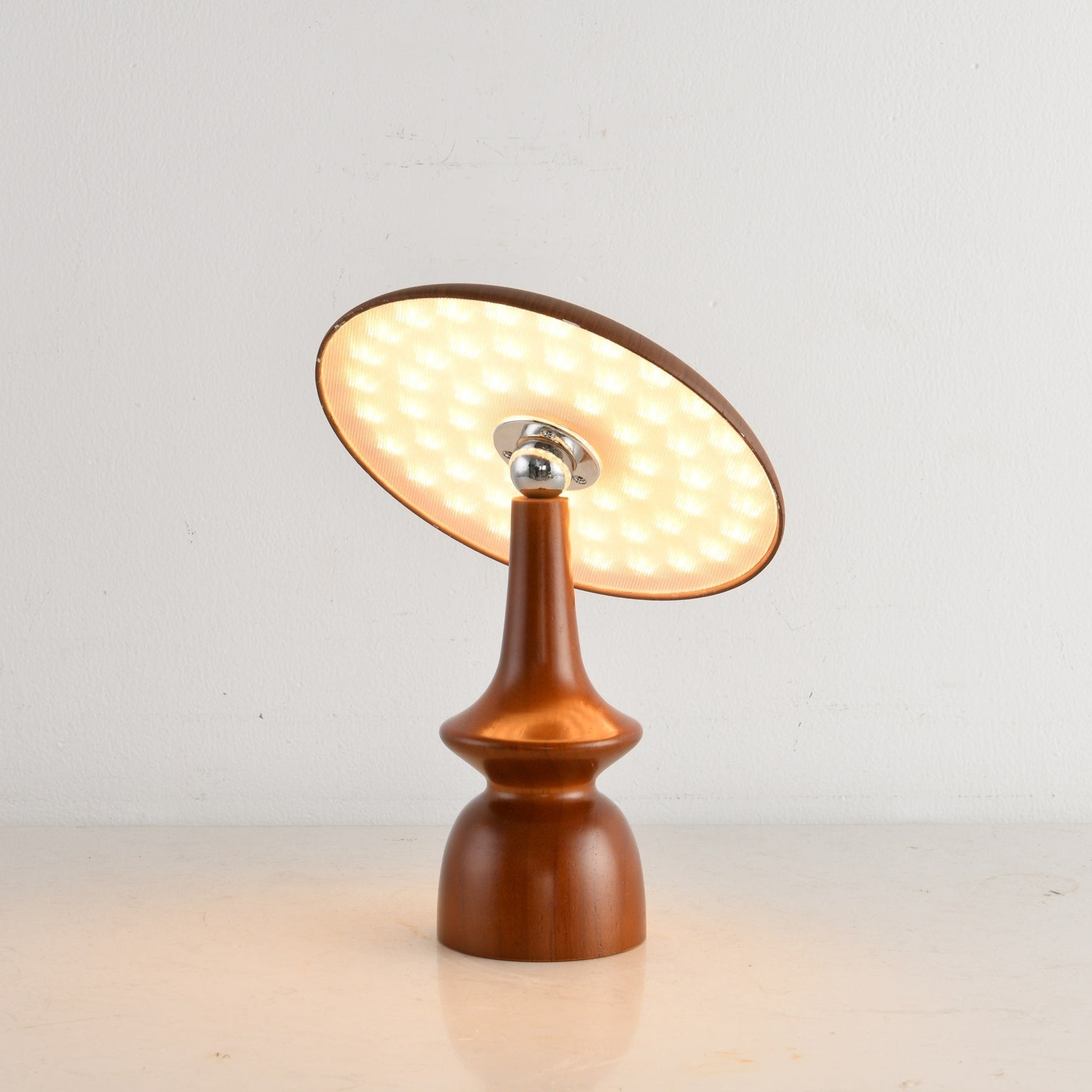 Orbis Vintage Wood Table Lamp