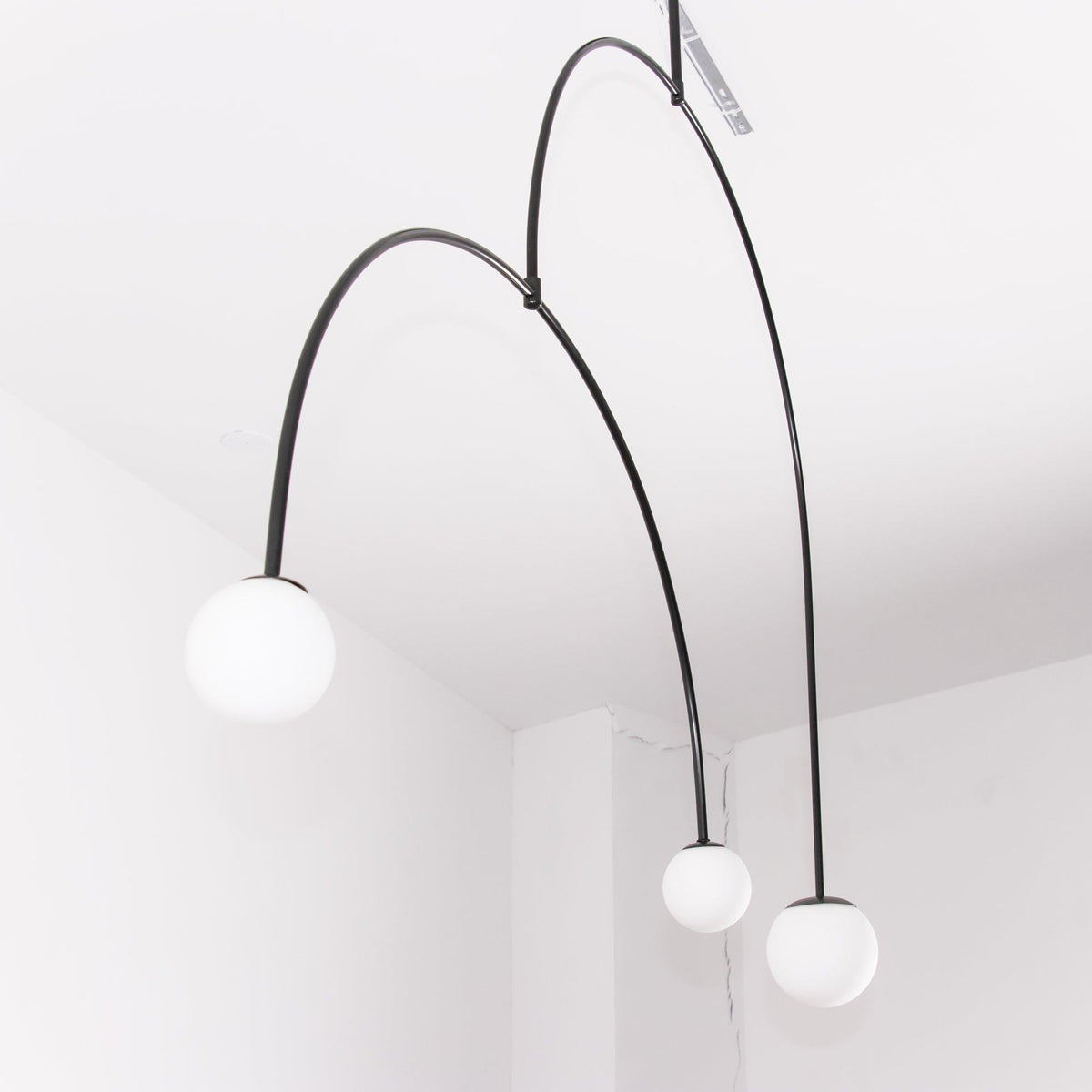 Viraiseon Chandelier Mobile Black Minimalist