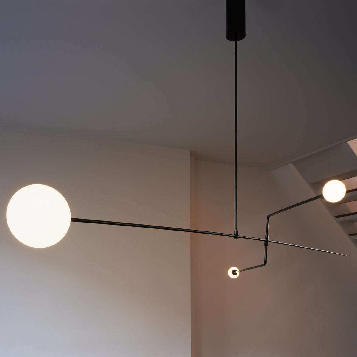 Viraiseon Chandelier Mobile Black Minimalist