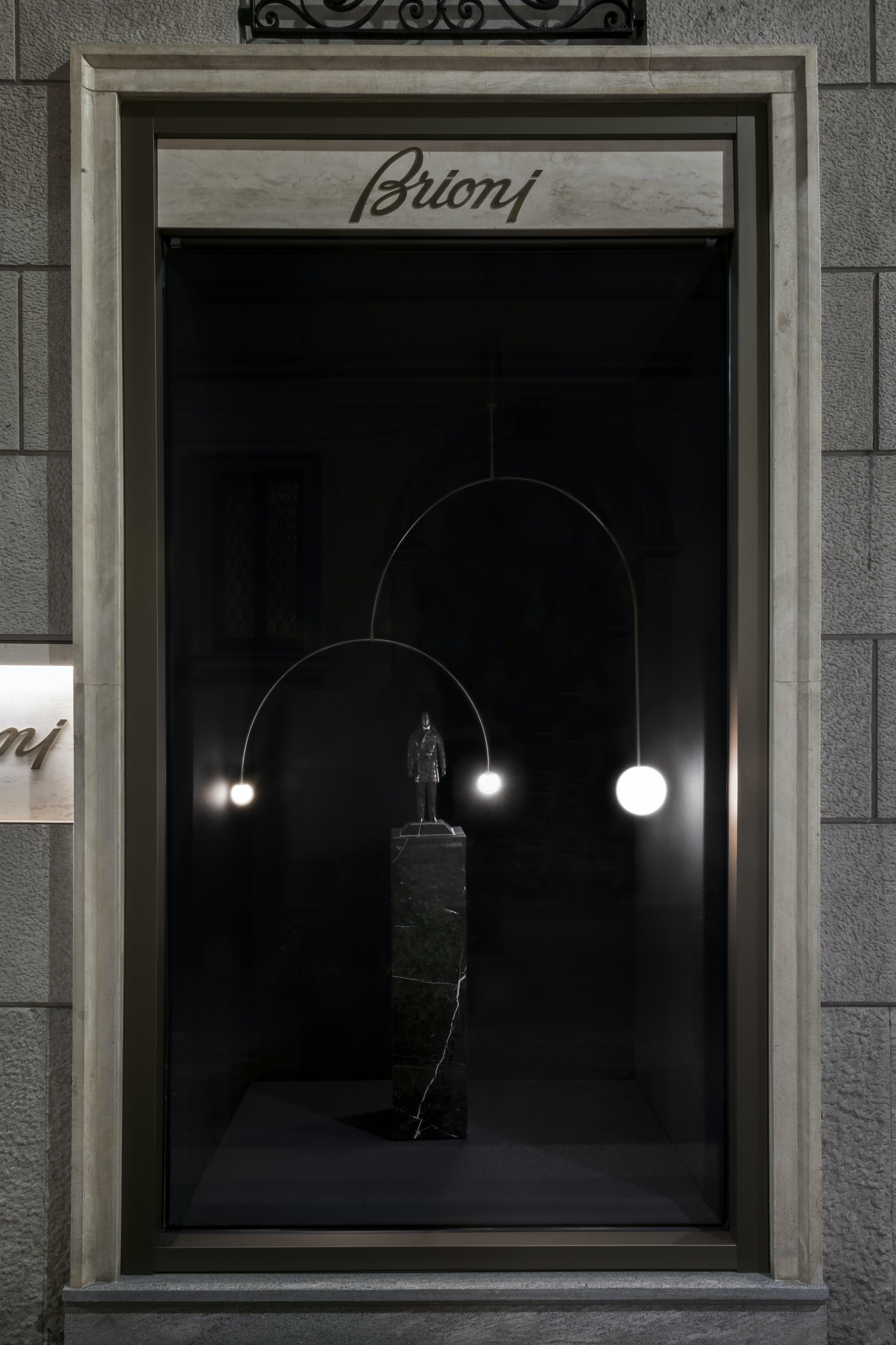 Viraiseon Chandelier Mobile Black Minimalist