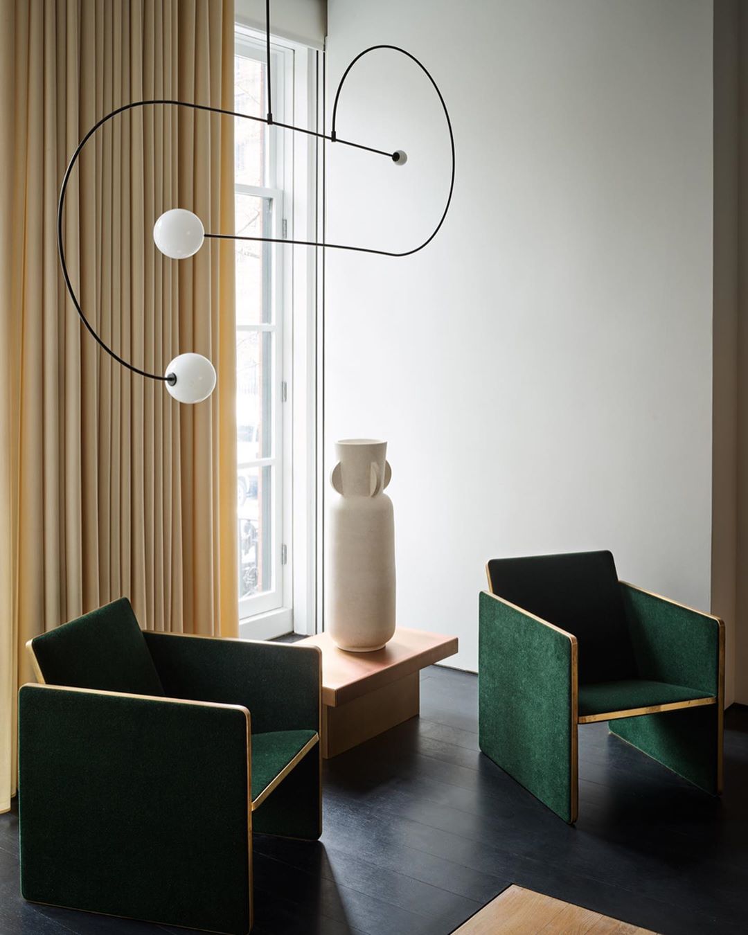 Viraiseon Chandelier Mobile Black Minimalist