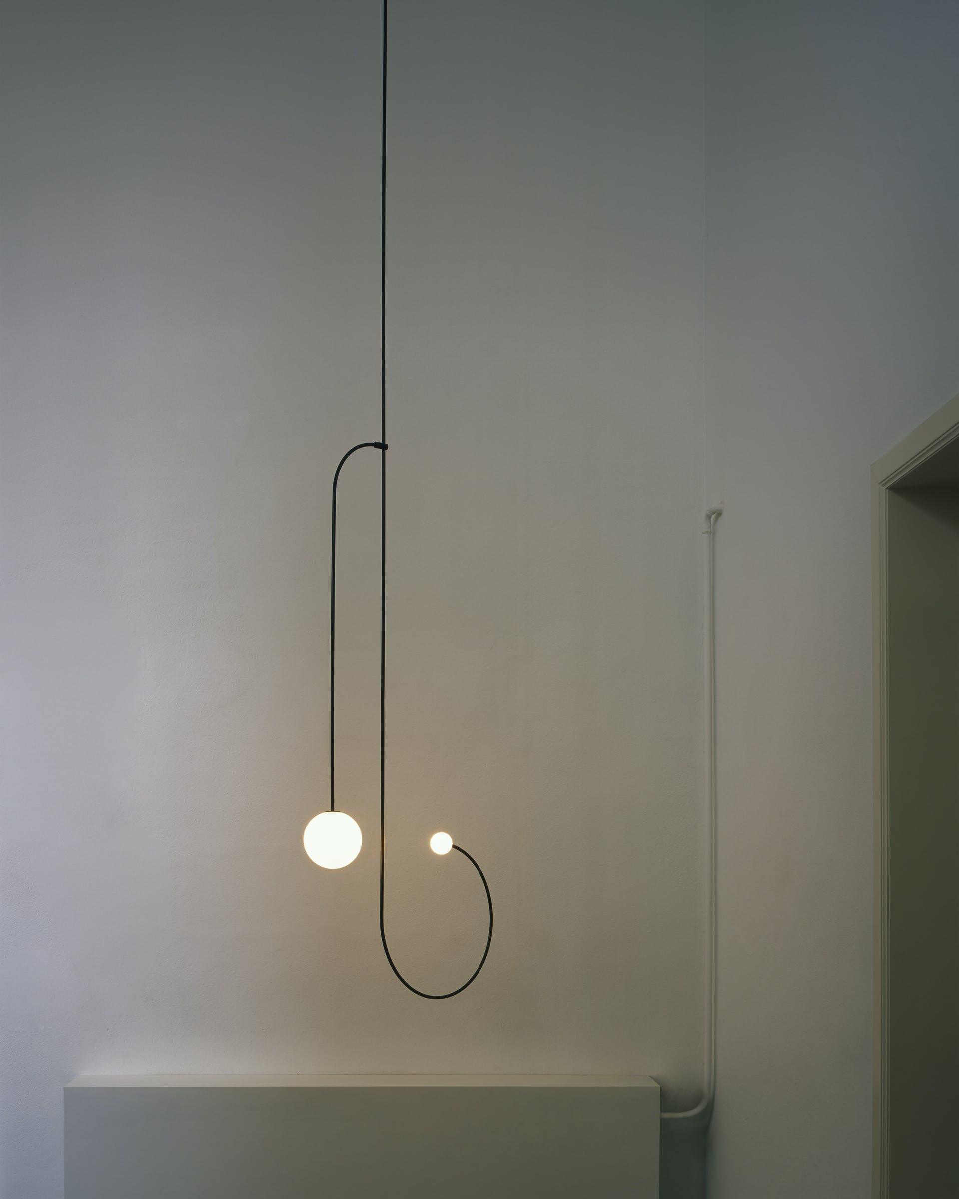 Viraiseon Chandelier Mobile Black Minimalist