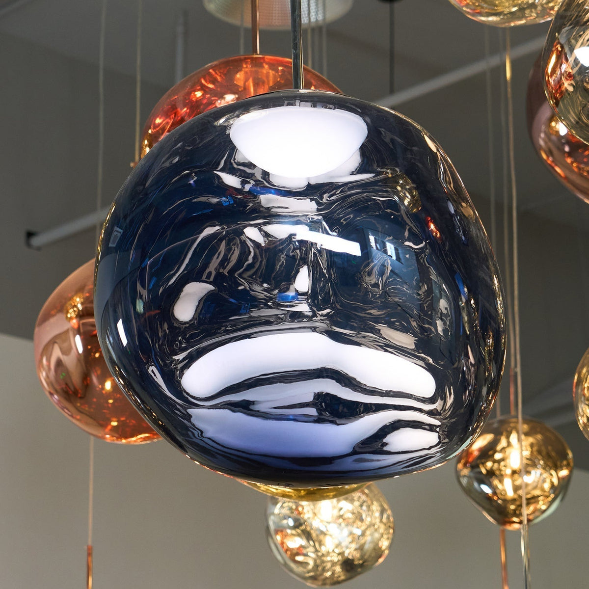 Aveneneria Spheres Pendant Lamp