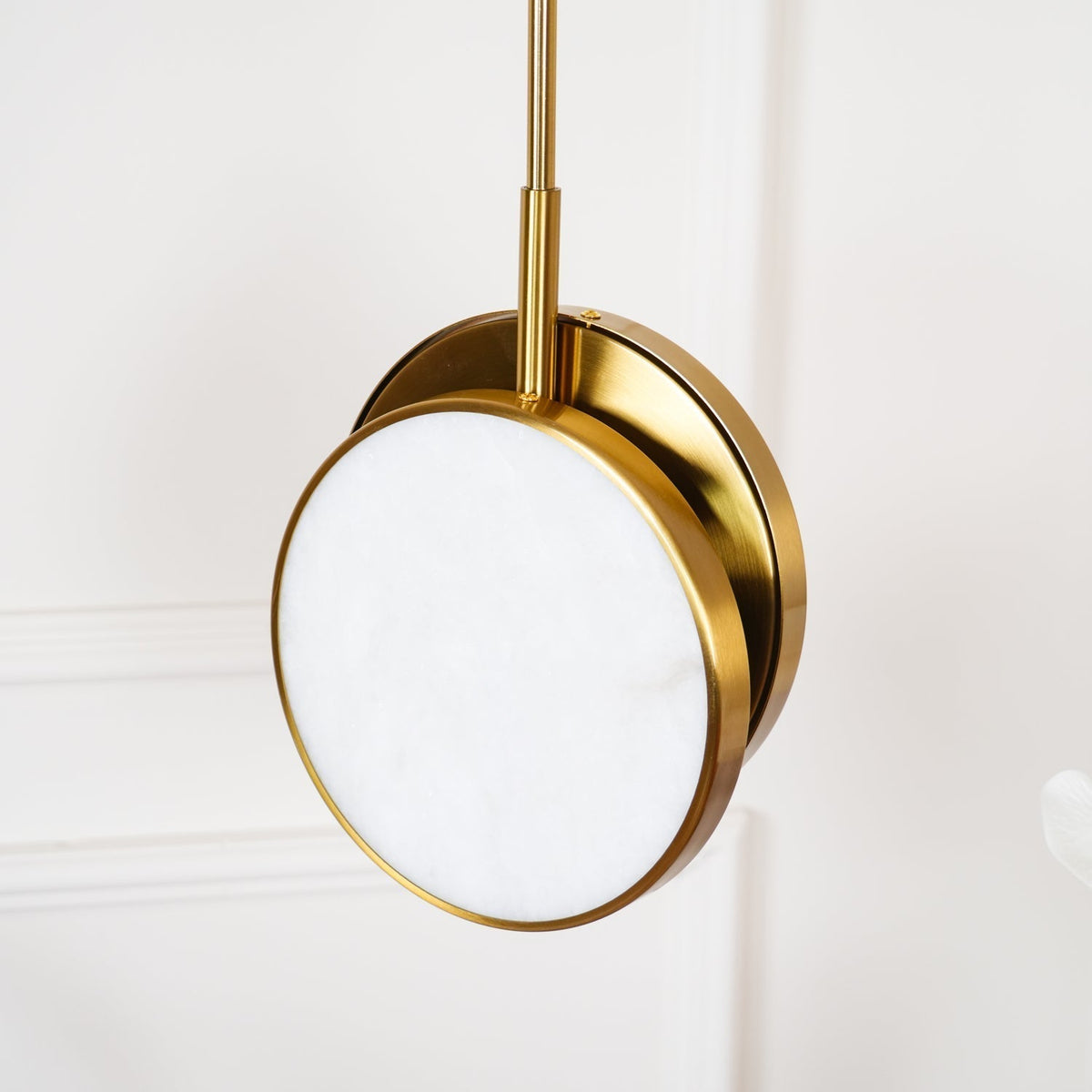 Synoryra Dual Disc Alabaster Pendant Light