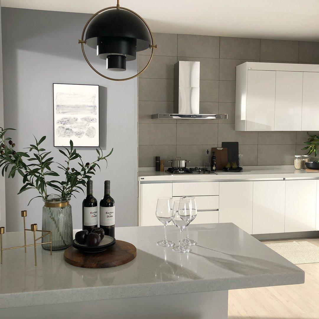 Lustra Pendant Lamp Deformed Ball Golden - Neutral Decor