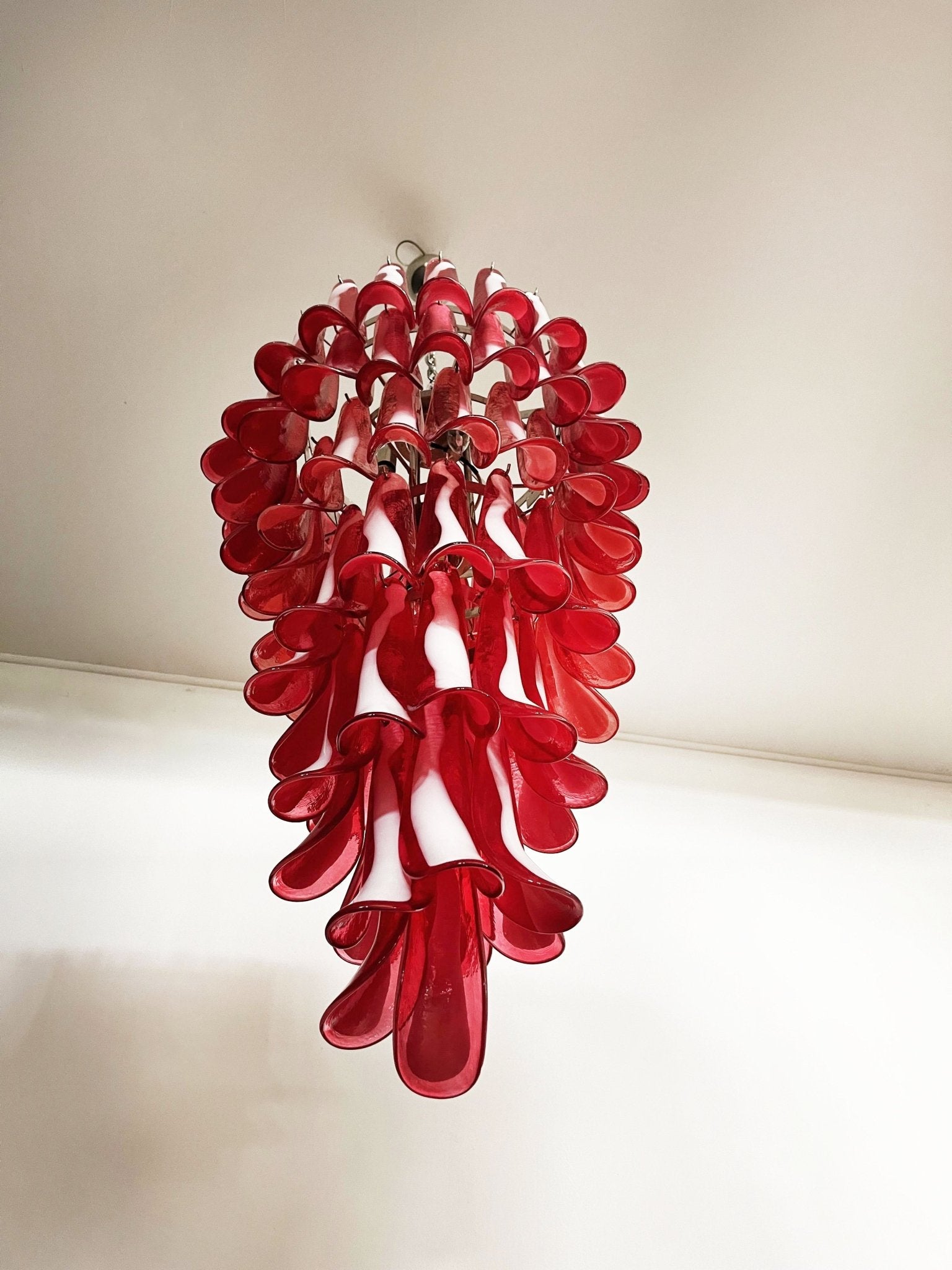 Viraisira Chandelier Red White Murano Spiral Petals