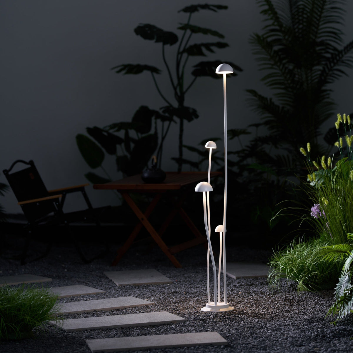 Nolv Outdoor Lamp