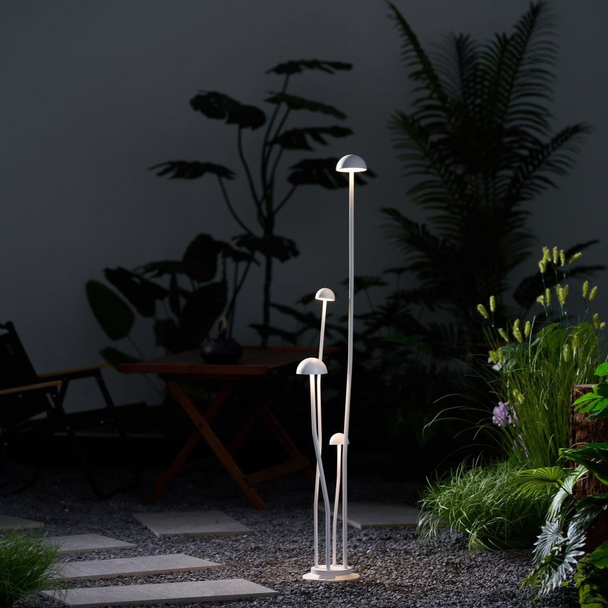 Nolv Outdoor Lamp