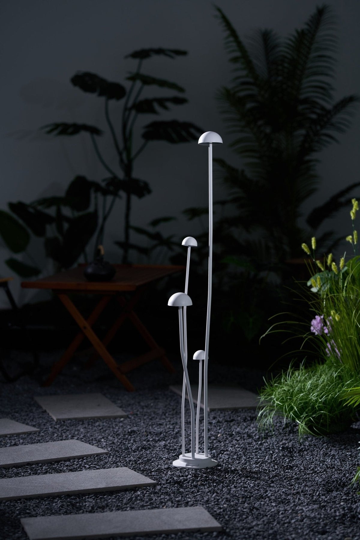 Nolv Outdoor Lamp