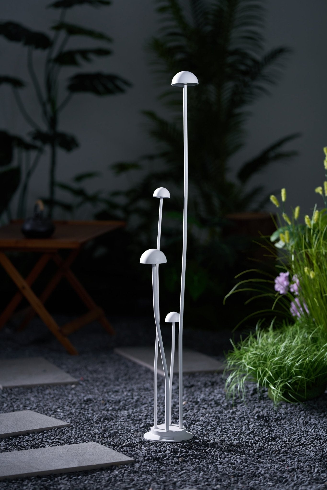 Nolv Outdoor Lamp
