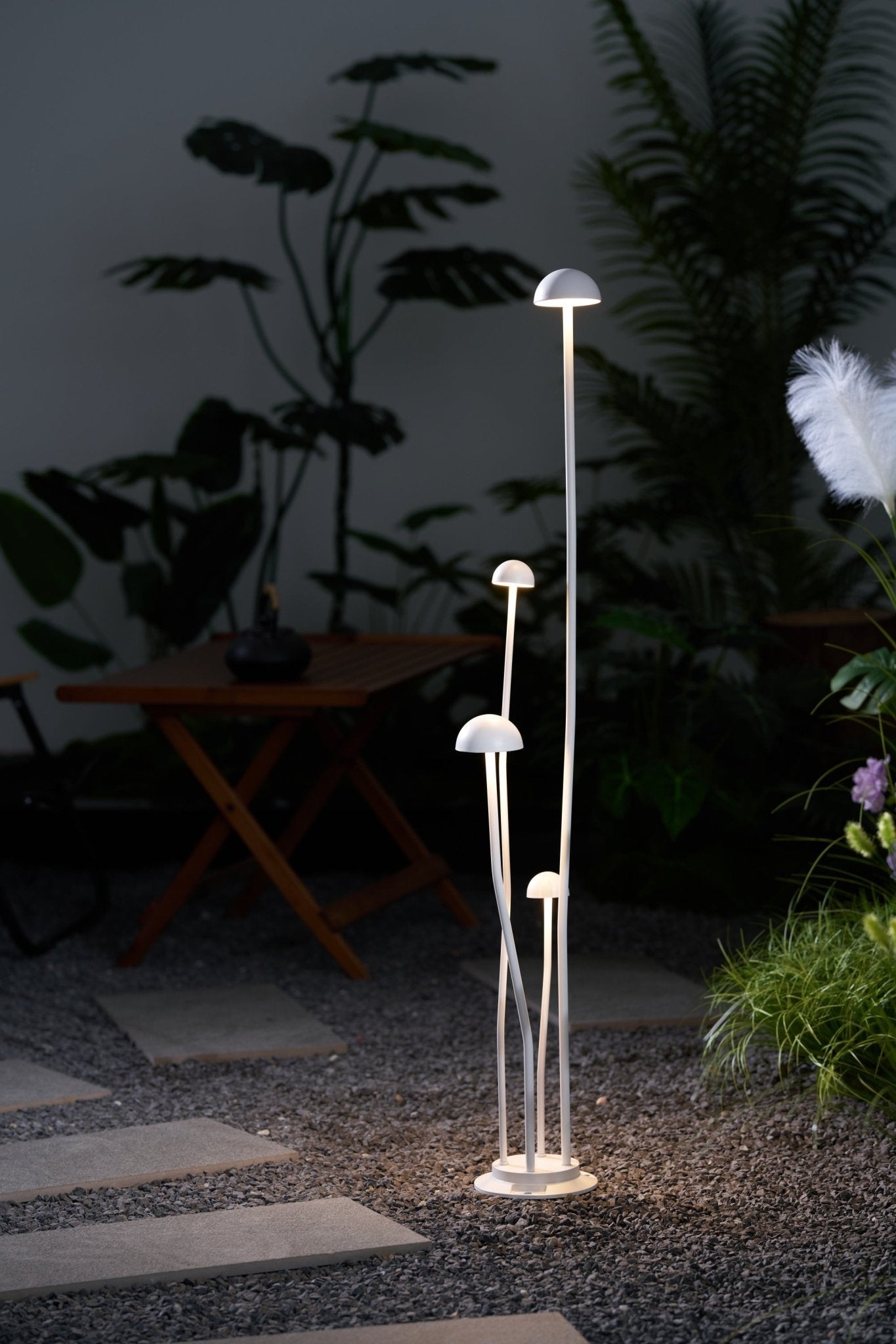 Nolv Outdoor Lamp