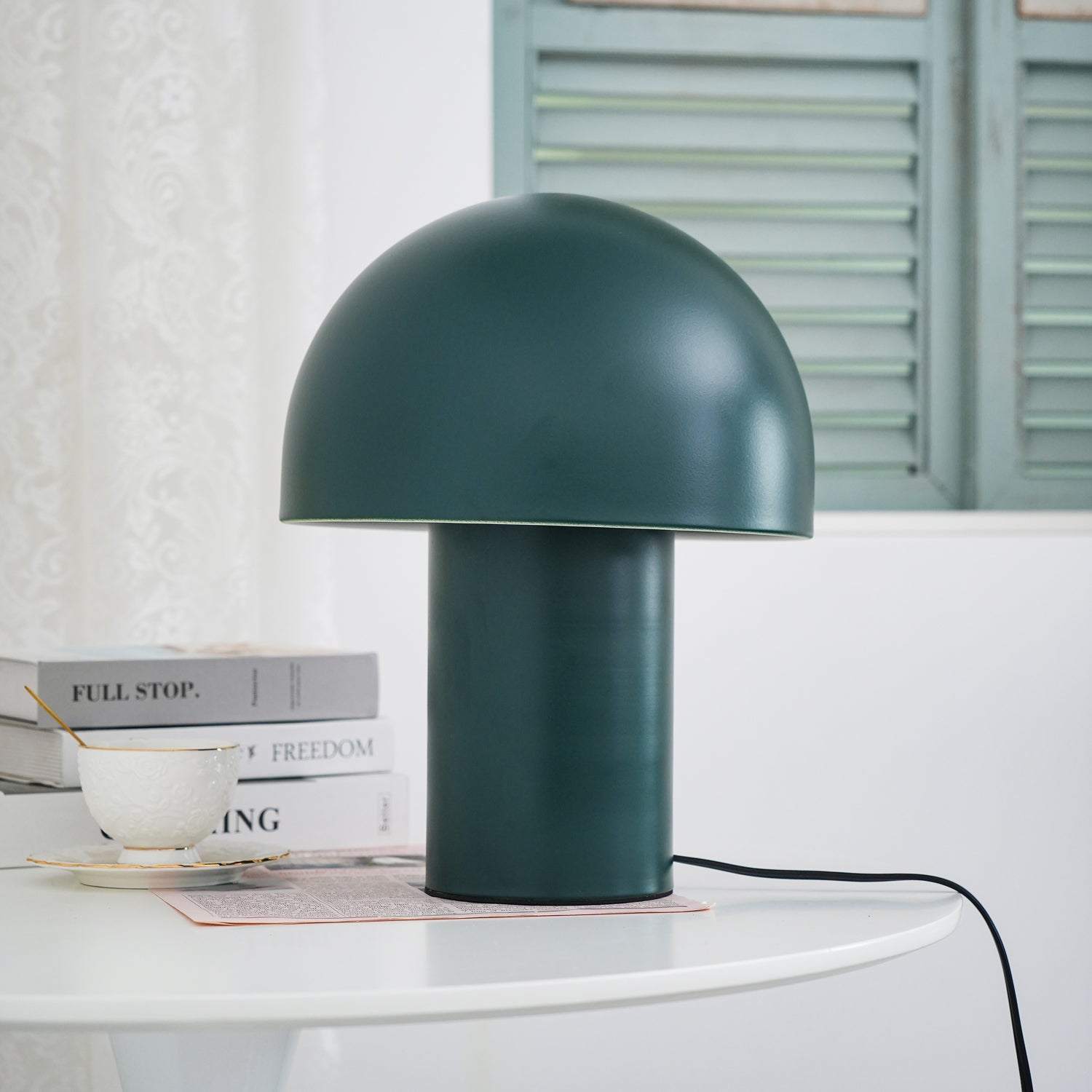 Urathen Retro Table Lamp