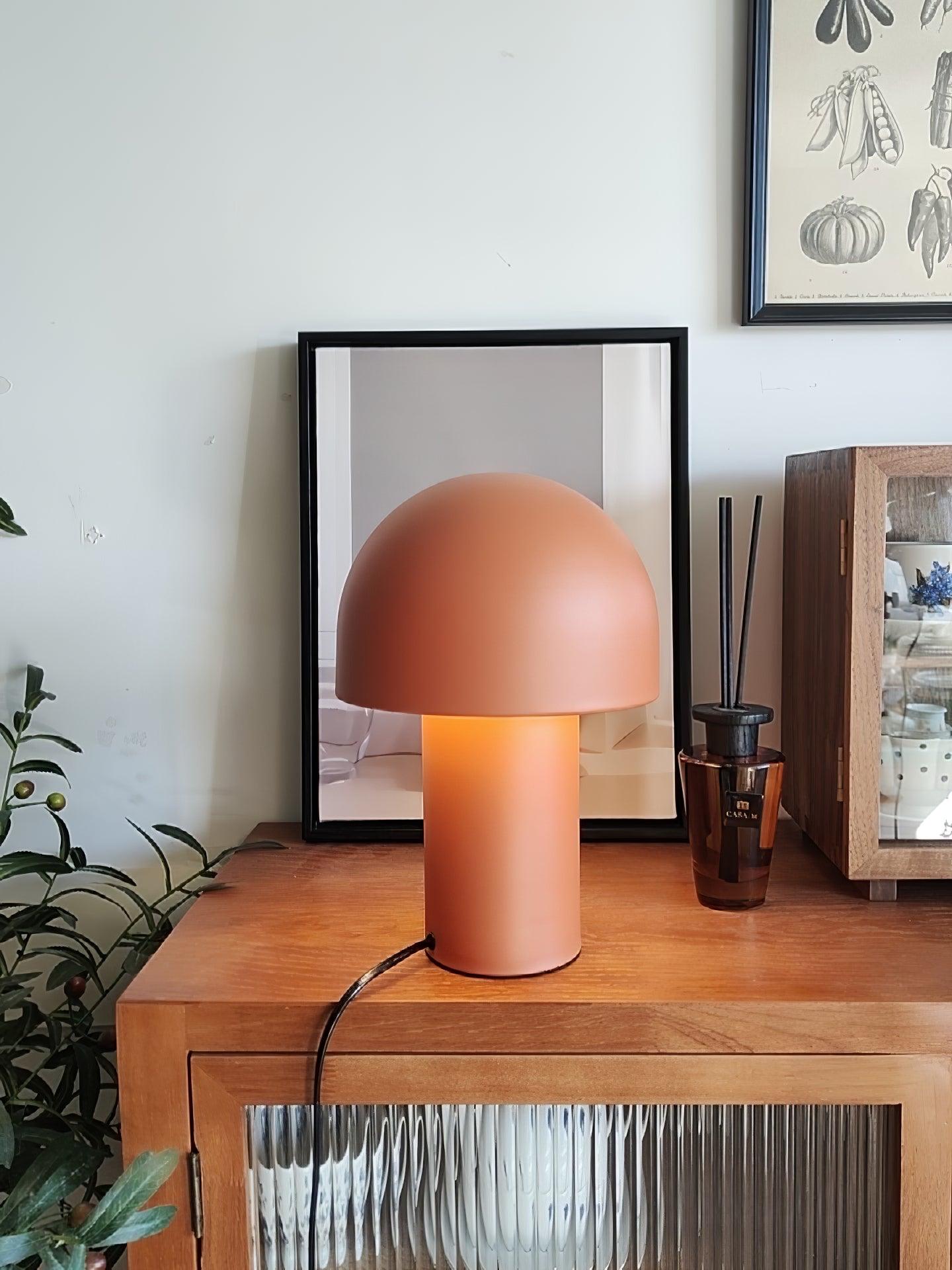 Urathen Retro Table Lamp