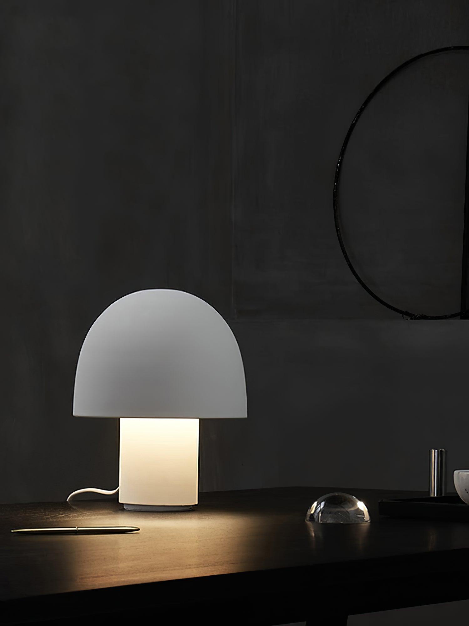 Urathen Retro Table Lamp