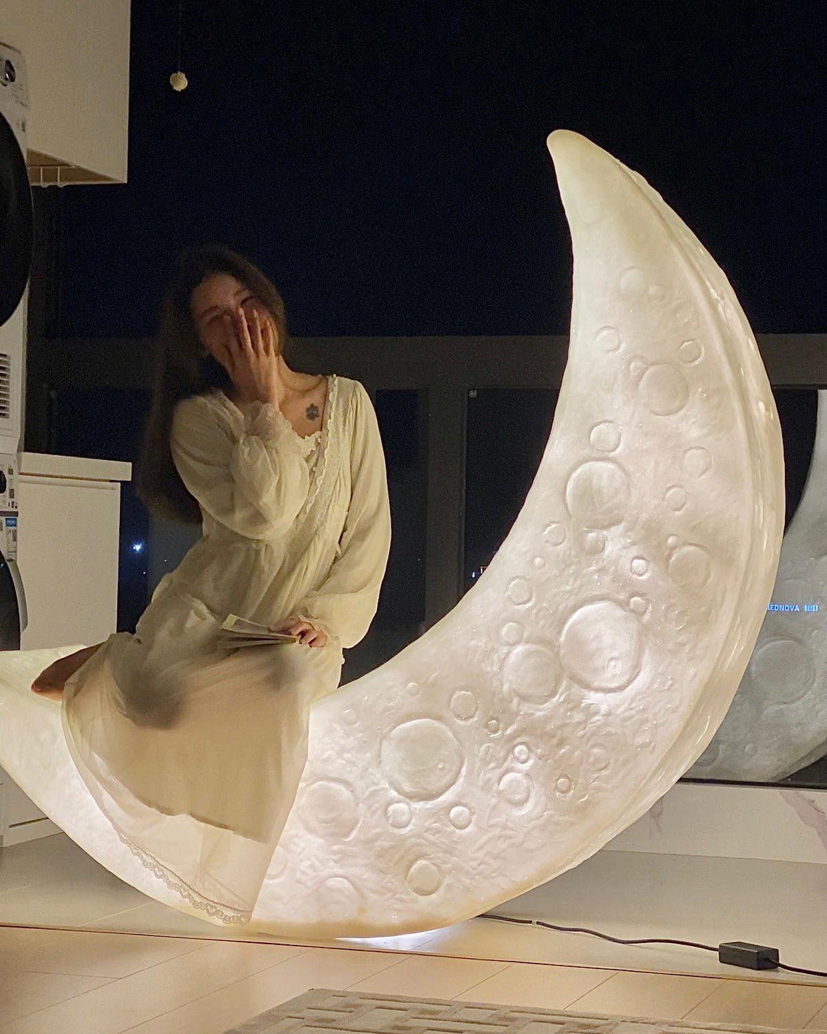 Zetheor Crescent Moon Resin Floor Lamp