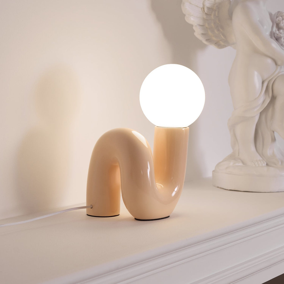 Soreeon Lamp Playful N Shape All White