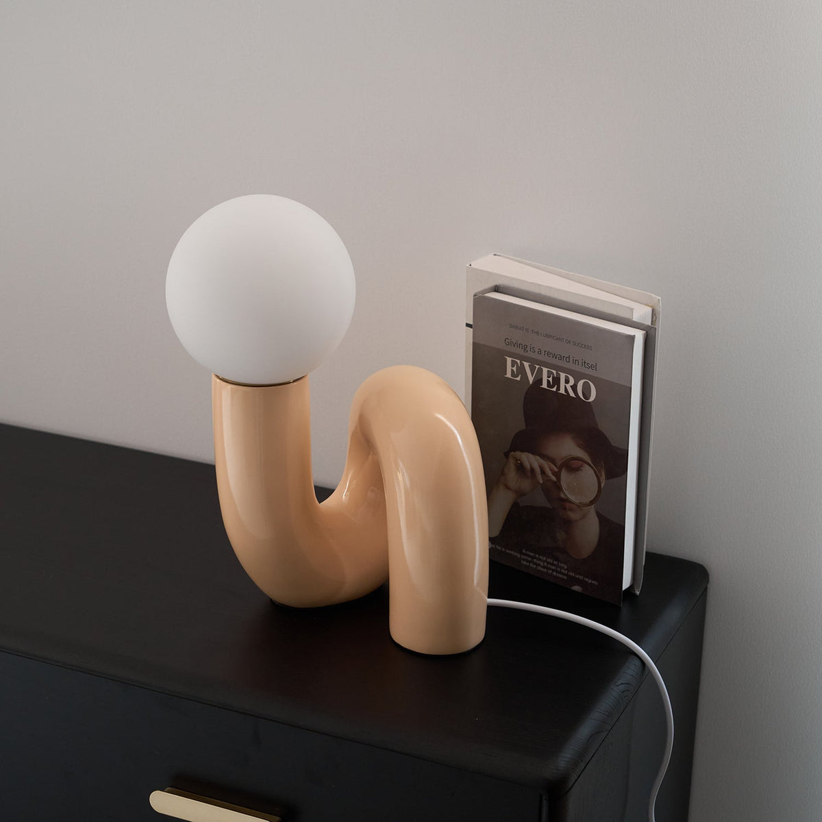 Soreeon Lamp Playful N Shape All White