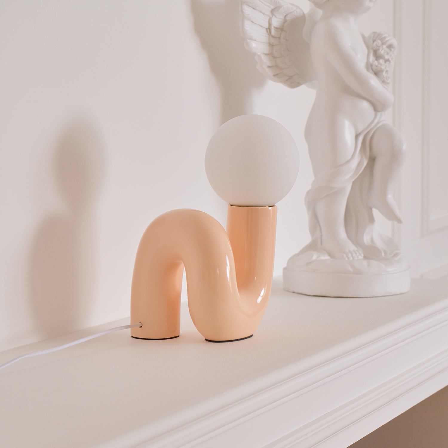 Soreeon Lamp Playful N Shape All White