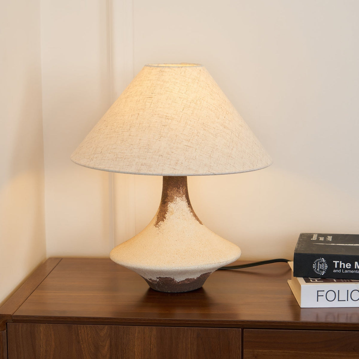 Navoer Fabric Artistic Table Lamp