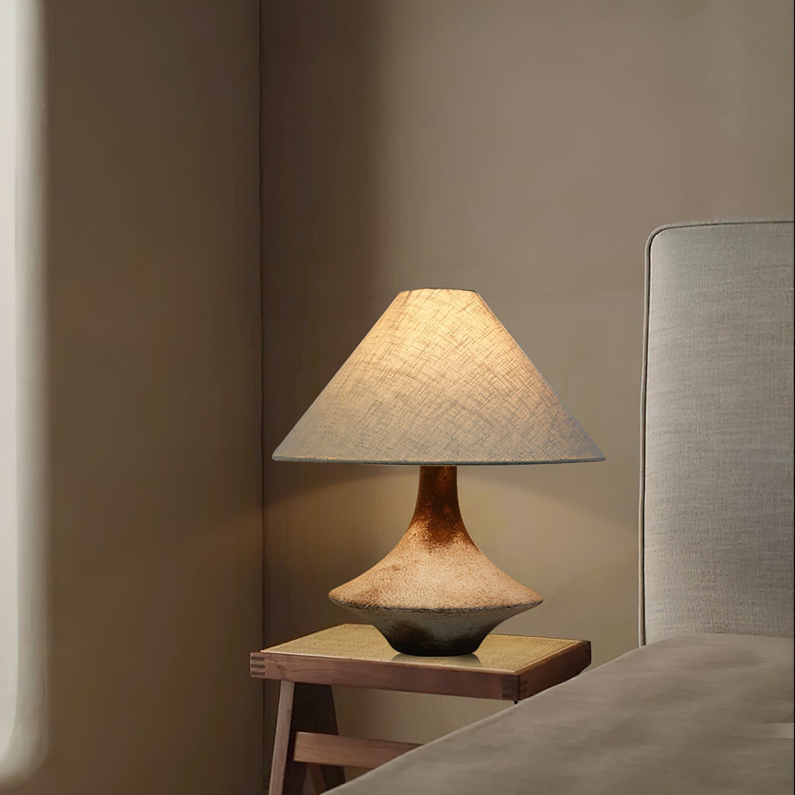 Navoer Fabric Artistic Table Lamp