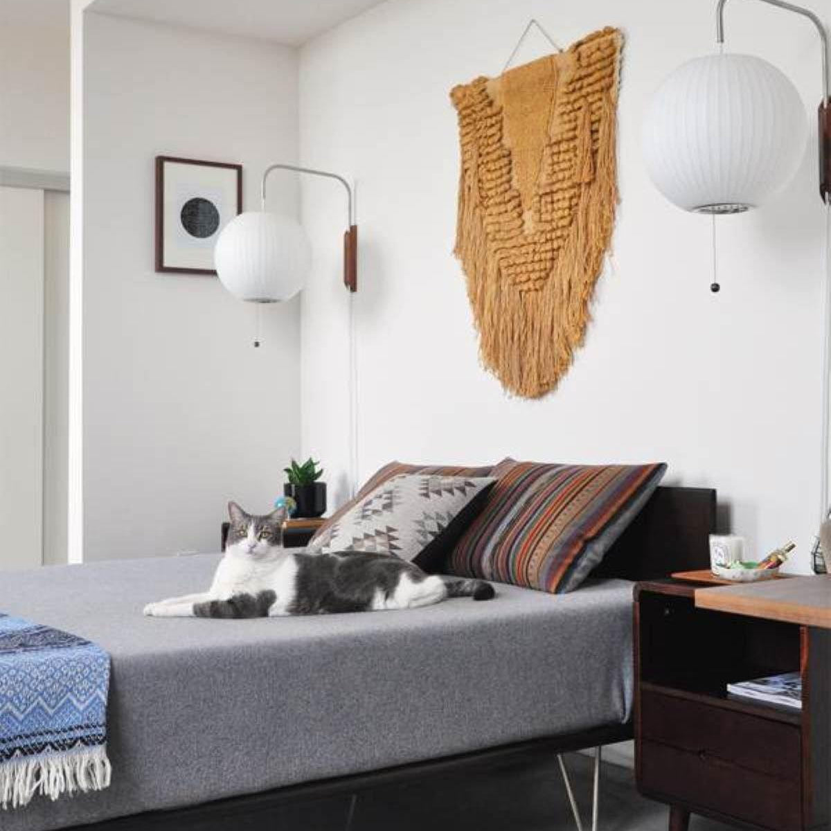 Lustra Wall Sconce Walnut Ball - Neutral Decor