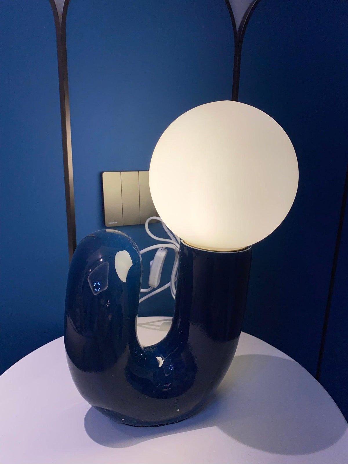 Soreeon Lamp Playful N Shape All White