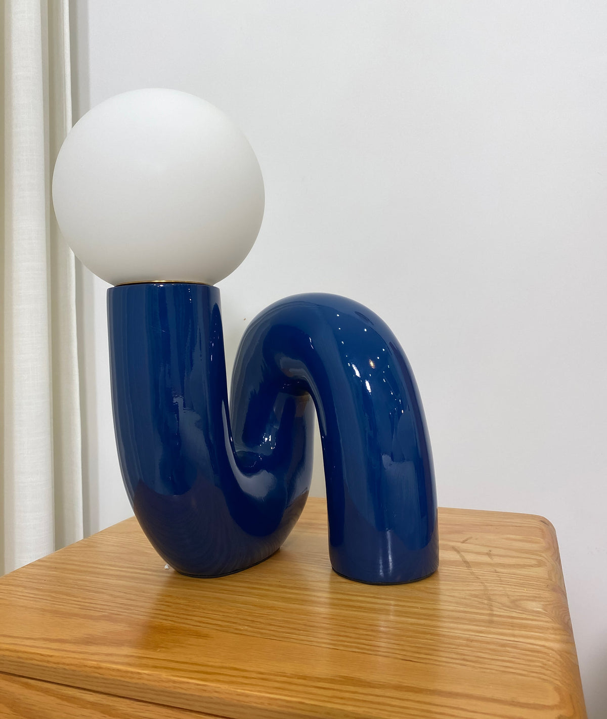 Soreeon Lamp Playful N Shape All White