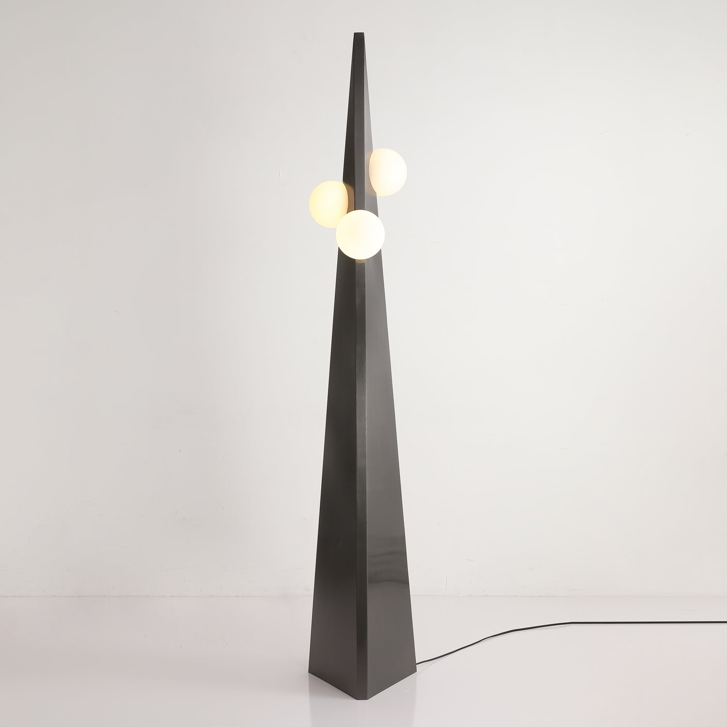 Lymarora Sculptural Floor Lamp