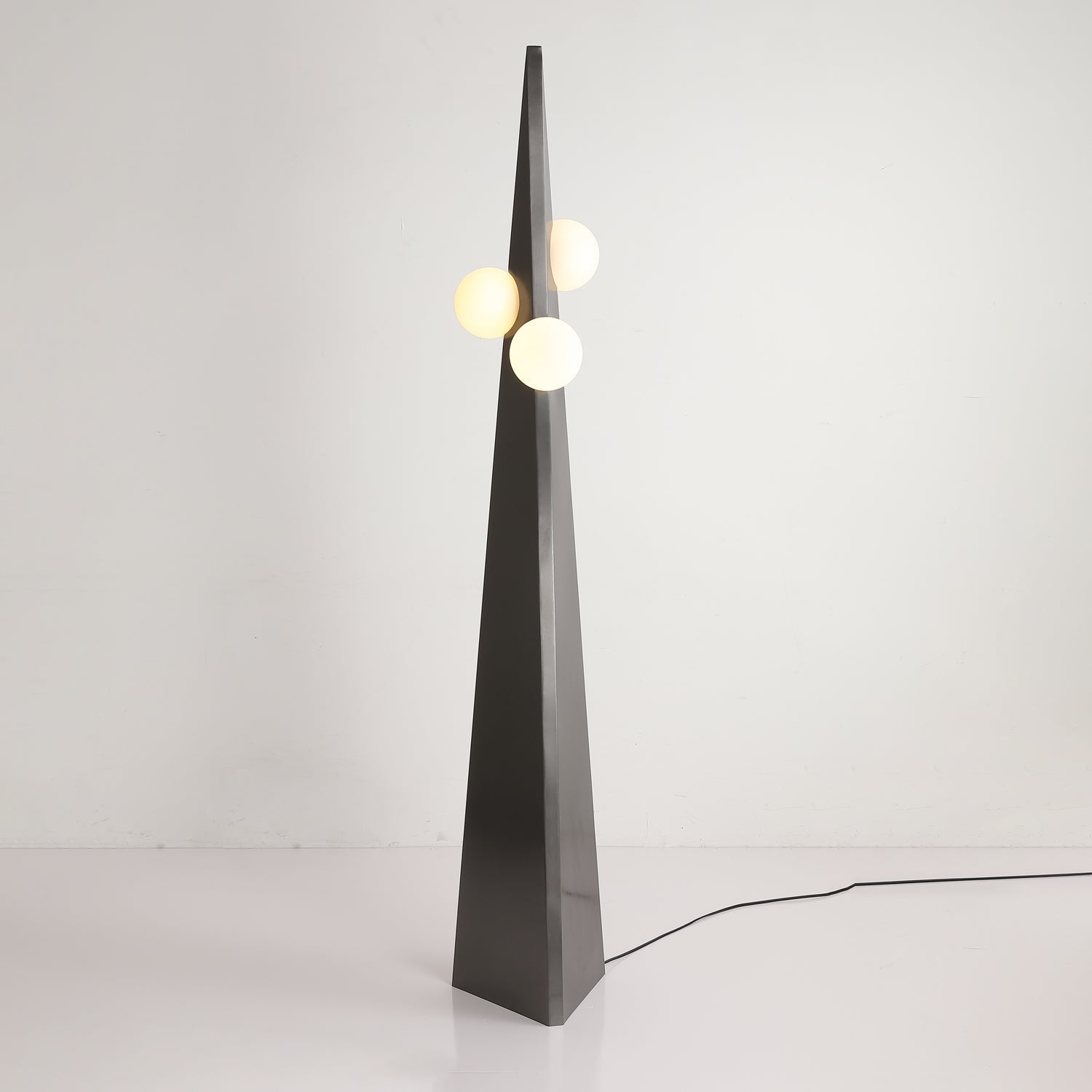 Lymarora Sculptural Floor Lamp
