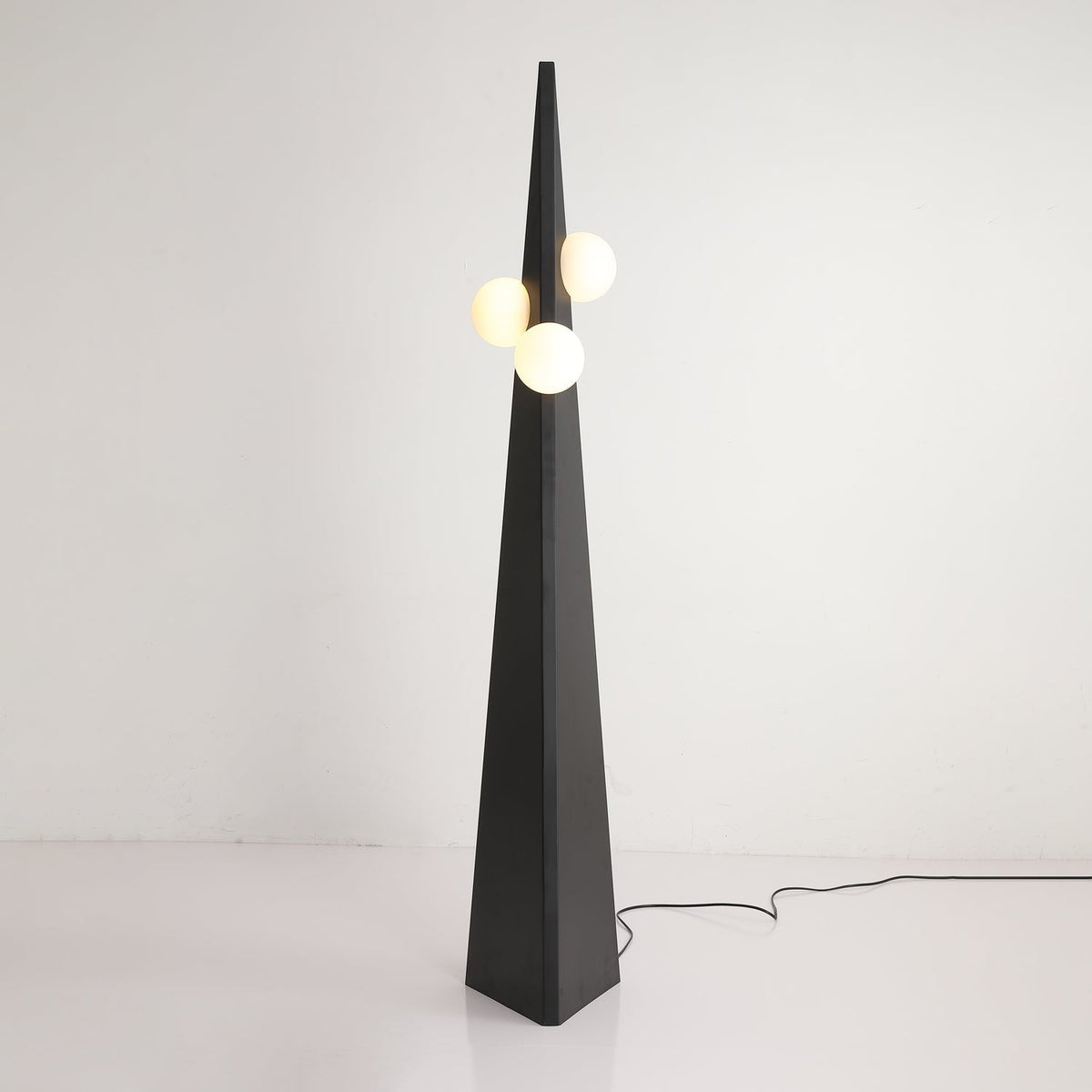 Lymarora Sculptural Floor Lamp