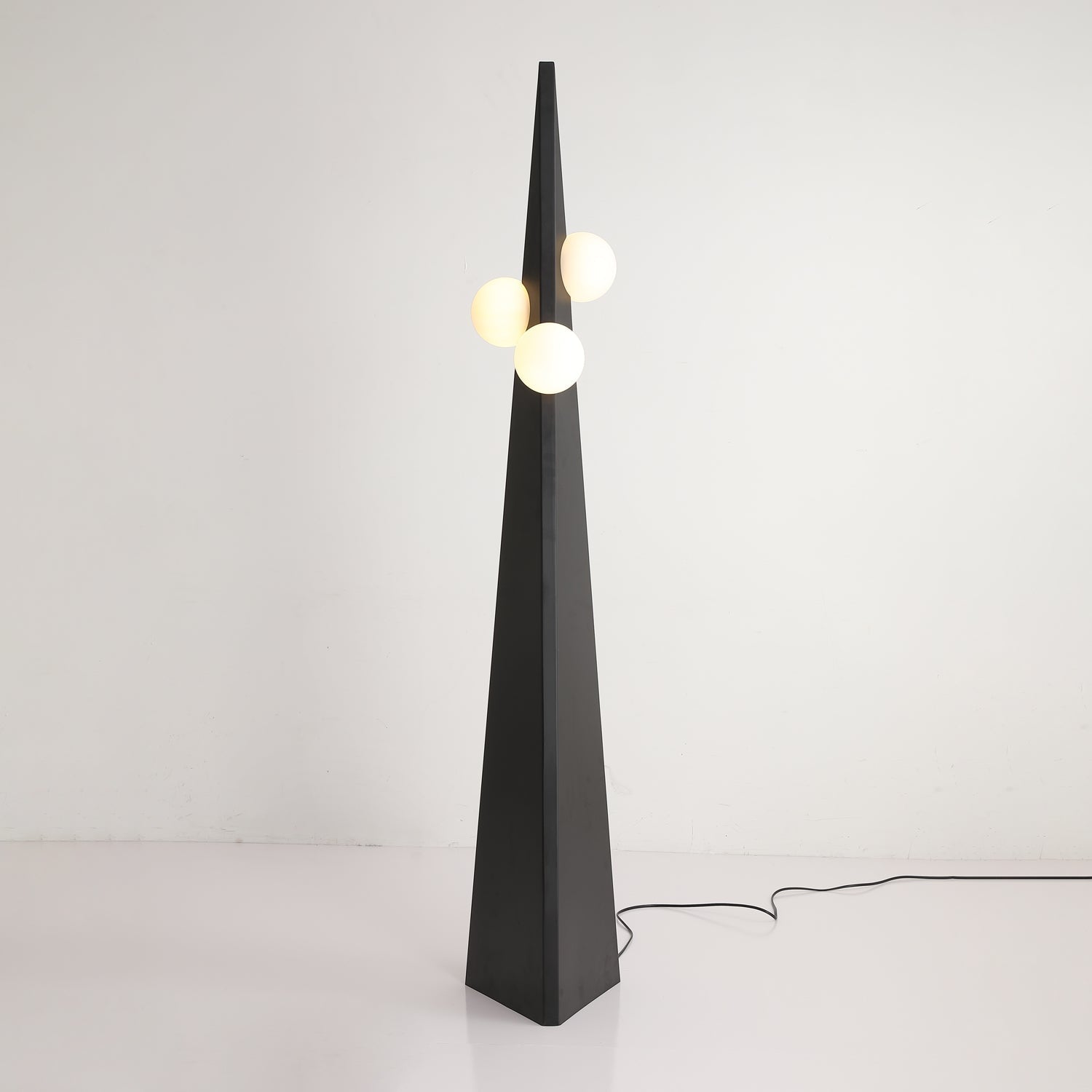 Lymarora Sculptural Floor Lamp