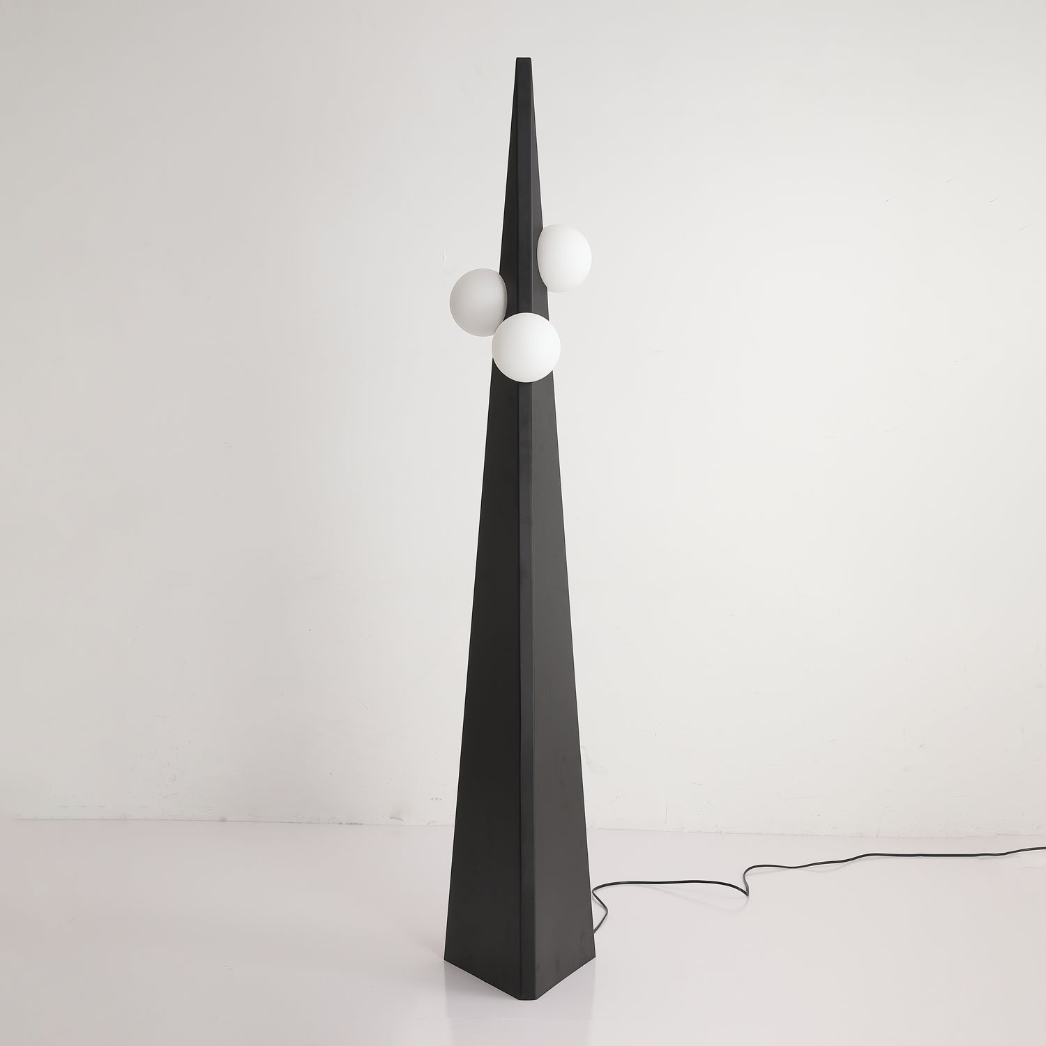 Lymarora Sculptural Floor Lamp