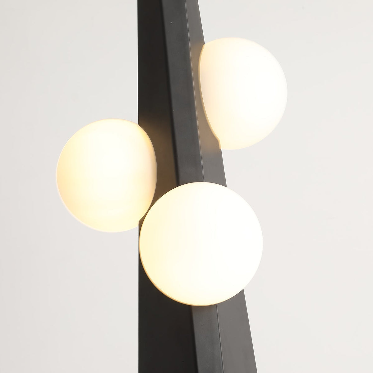 Lymarora Sculptural Floor Lamp