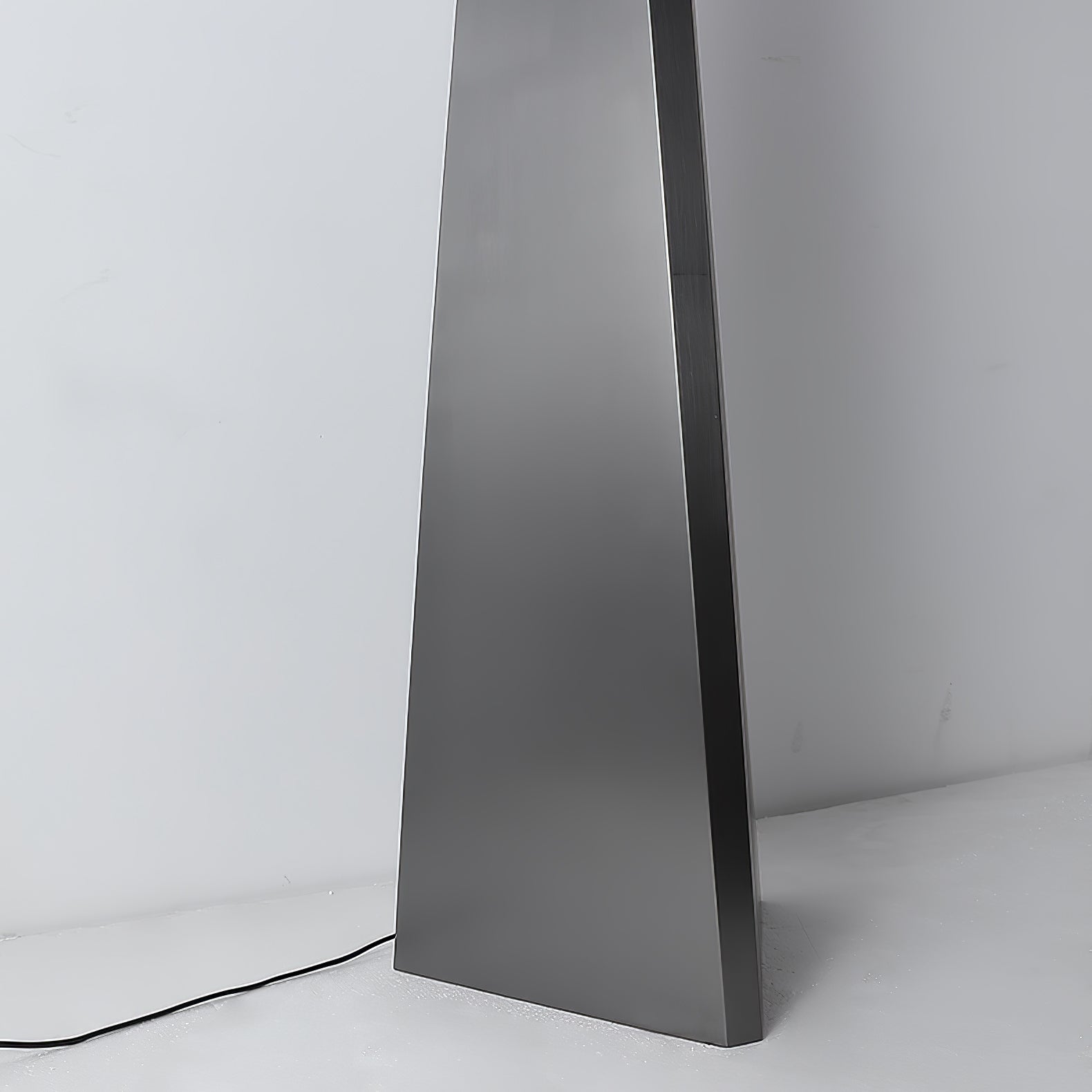 Lymarora Sculptural Floor Lamp