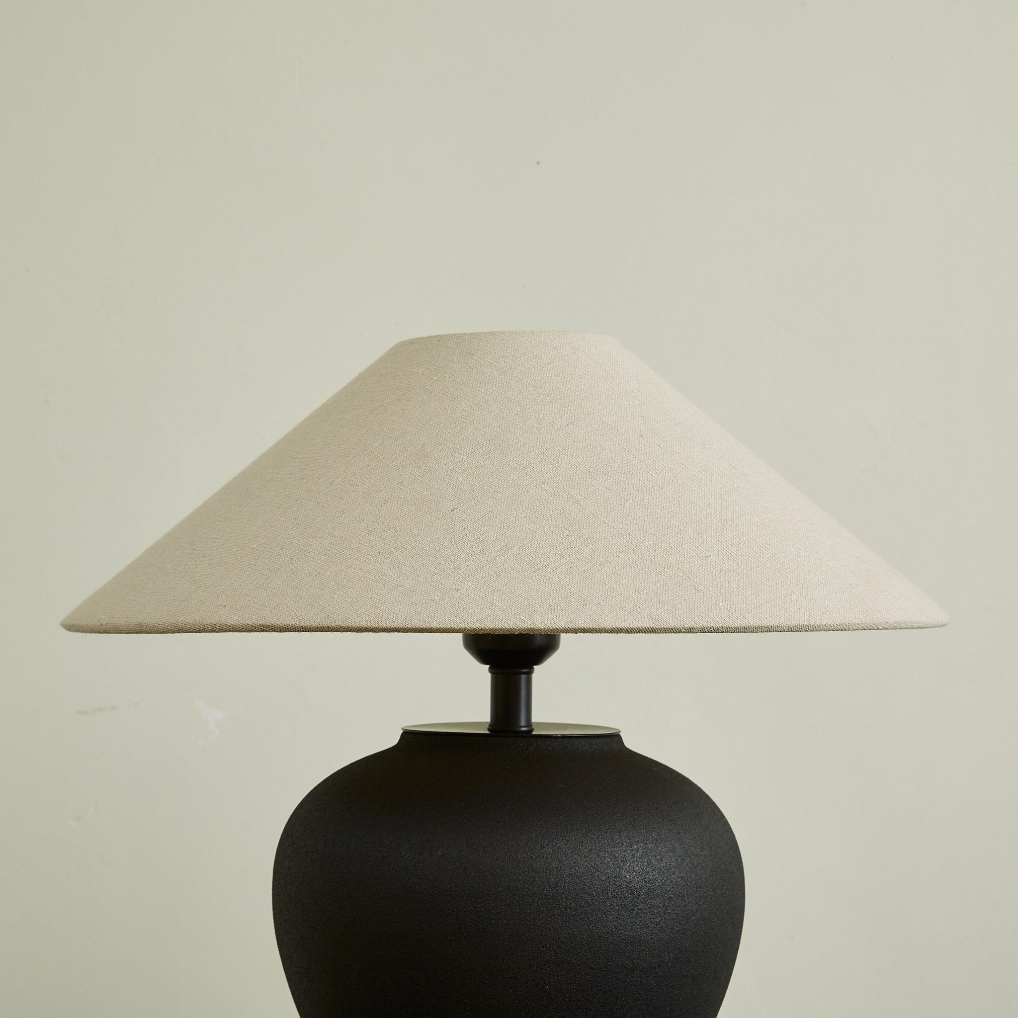 Renenella Classic Ceramics Table Lamp