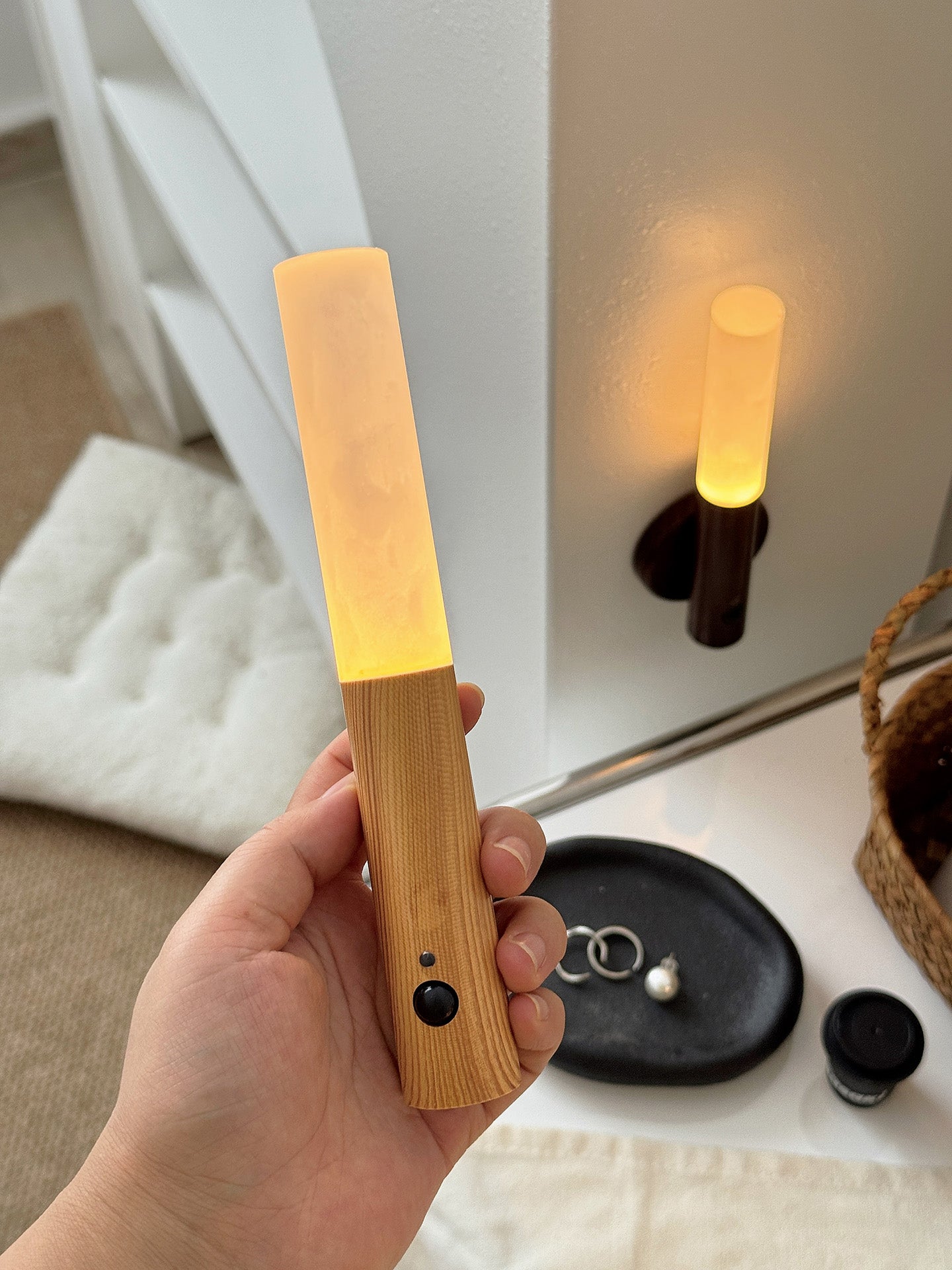 Hexl Magnet Rechargeable Wall Lamp