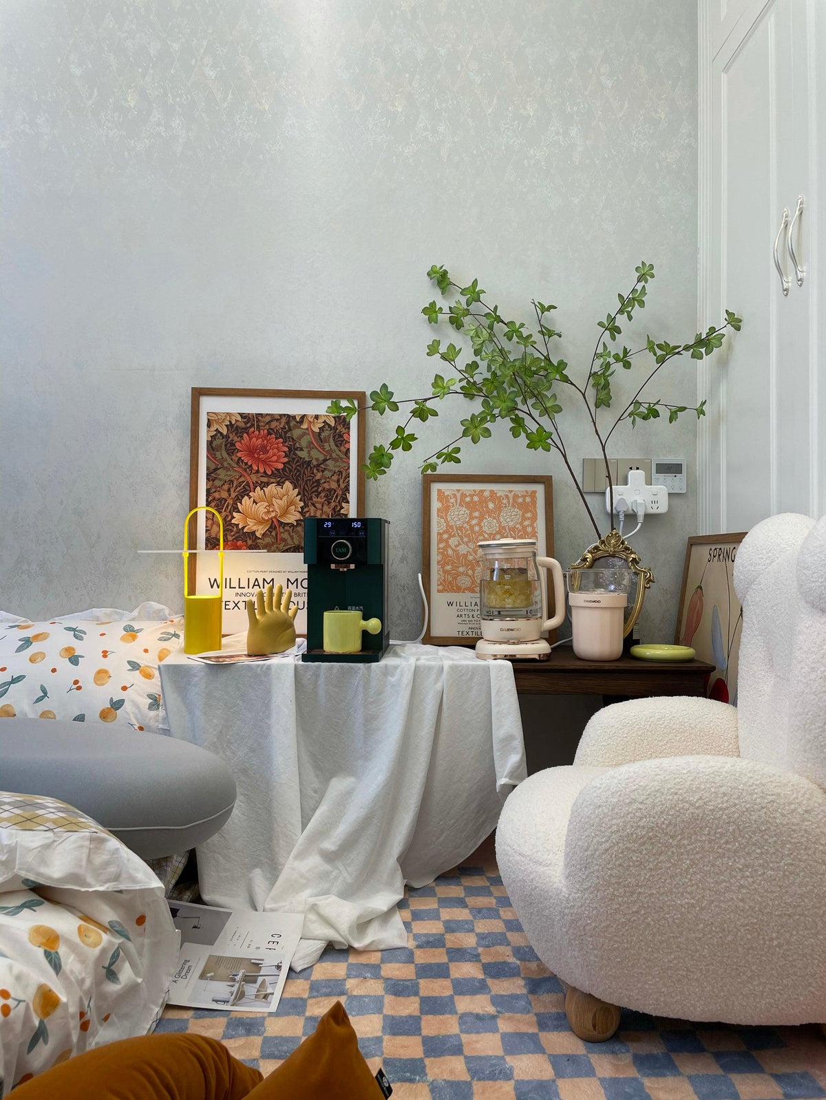 Hattie Modern Table Lamp