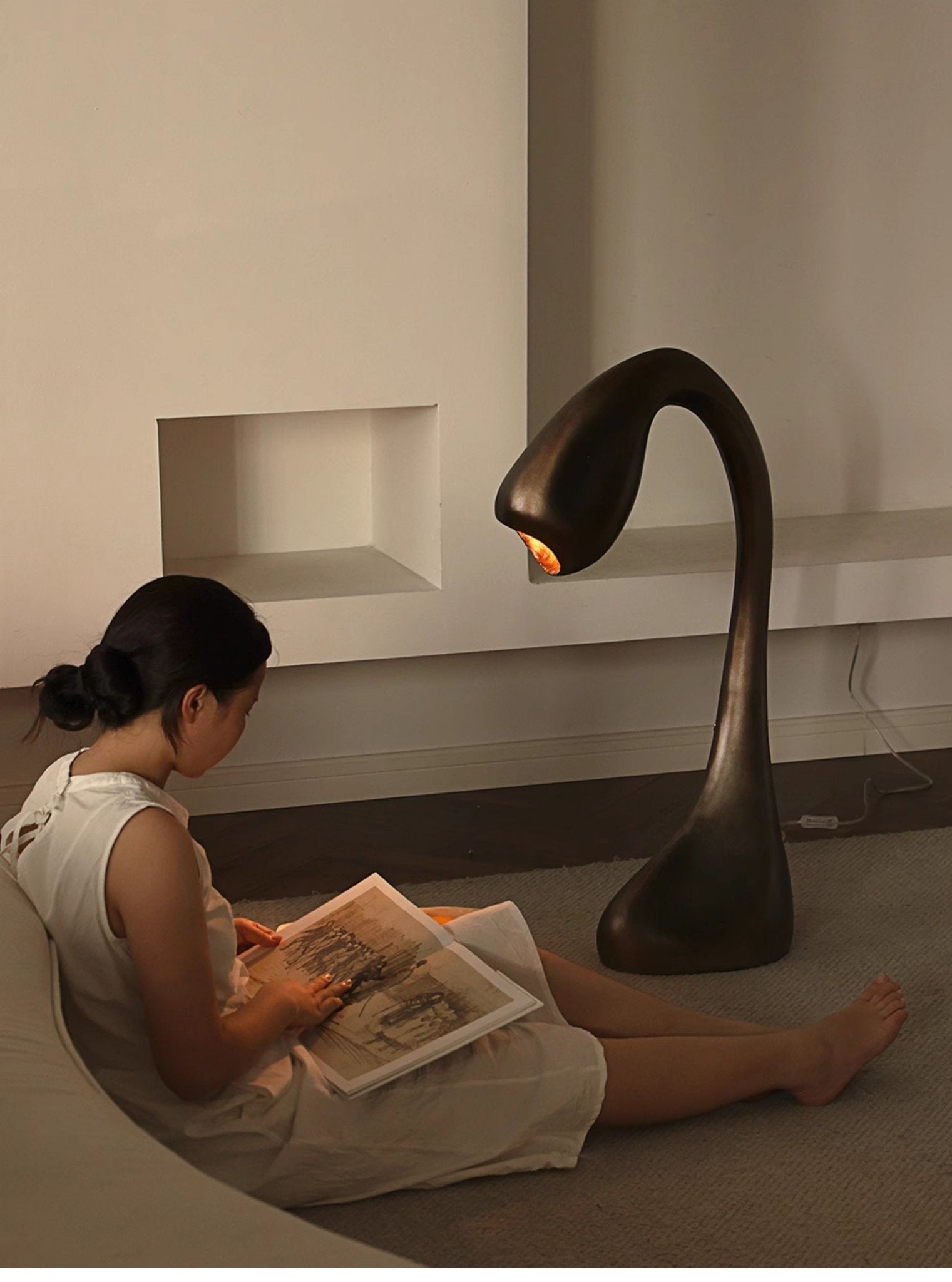 Kyns Sculptural Table Lamp
