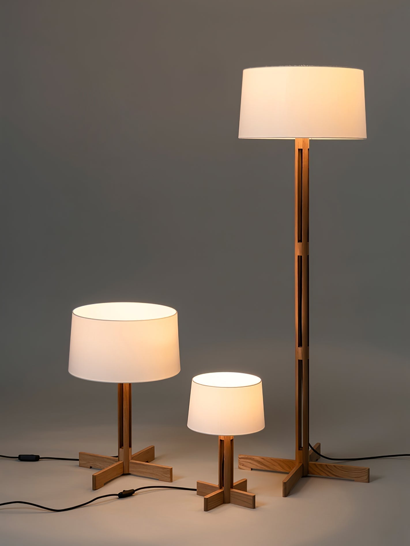 Rinivena Wood & Fabric Contemporary Table Lamp