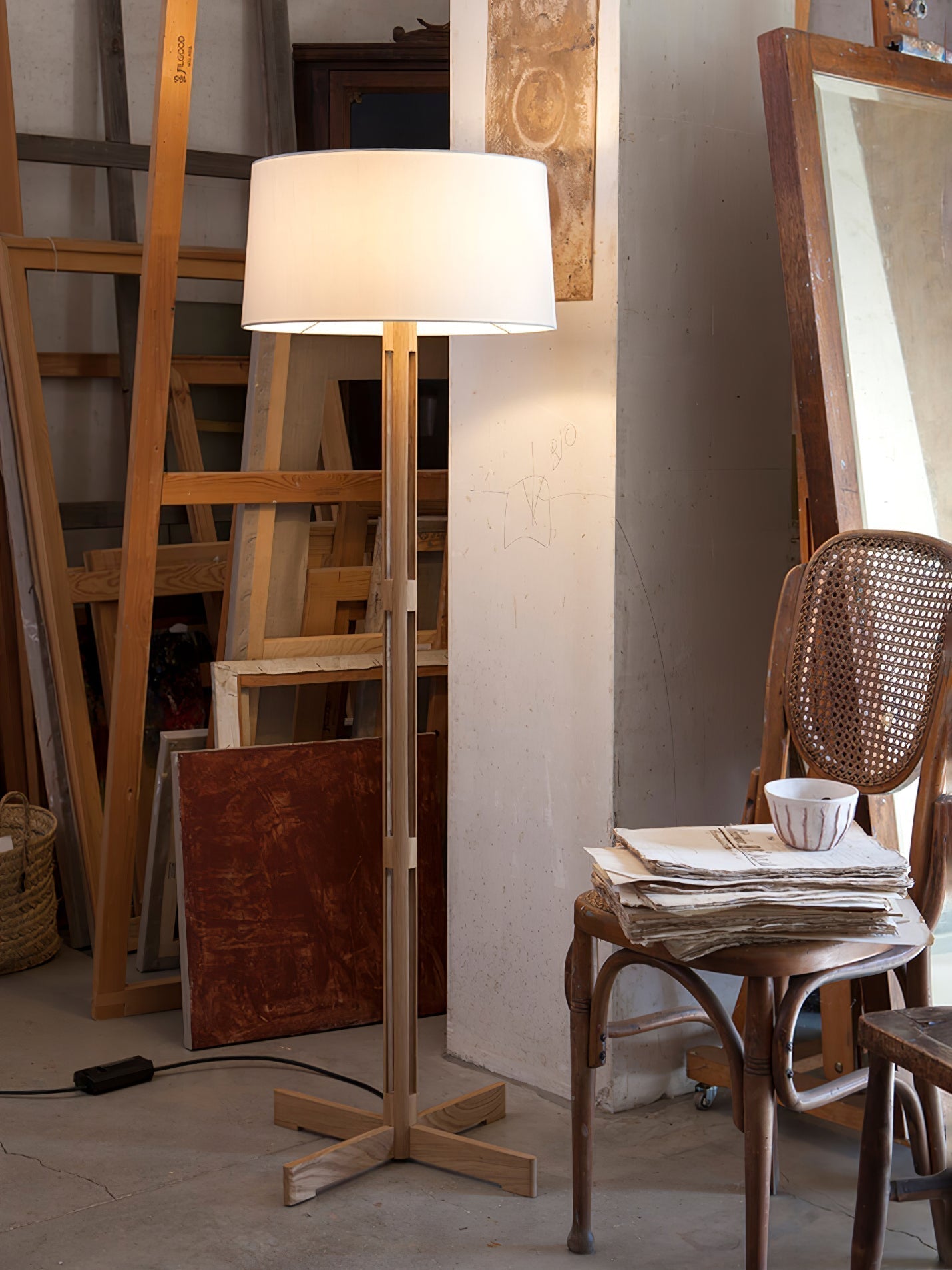 Quayen Wood Fabric Classic Floor Lamp