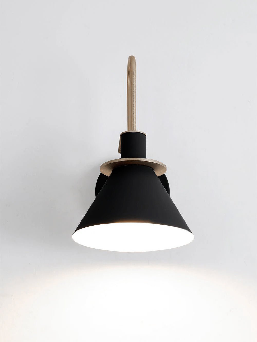 Solerine Wall Lamp Black Gold Minimalist